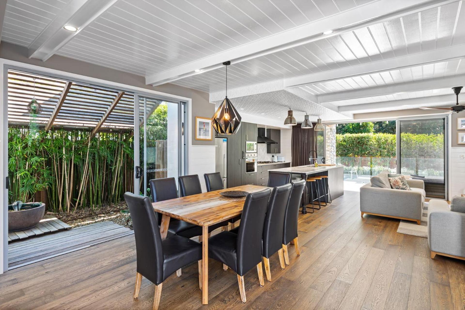 4 Boardrider Crescent