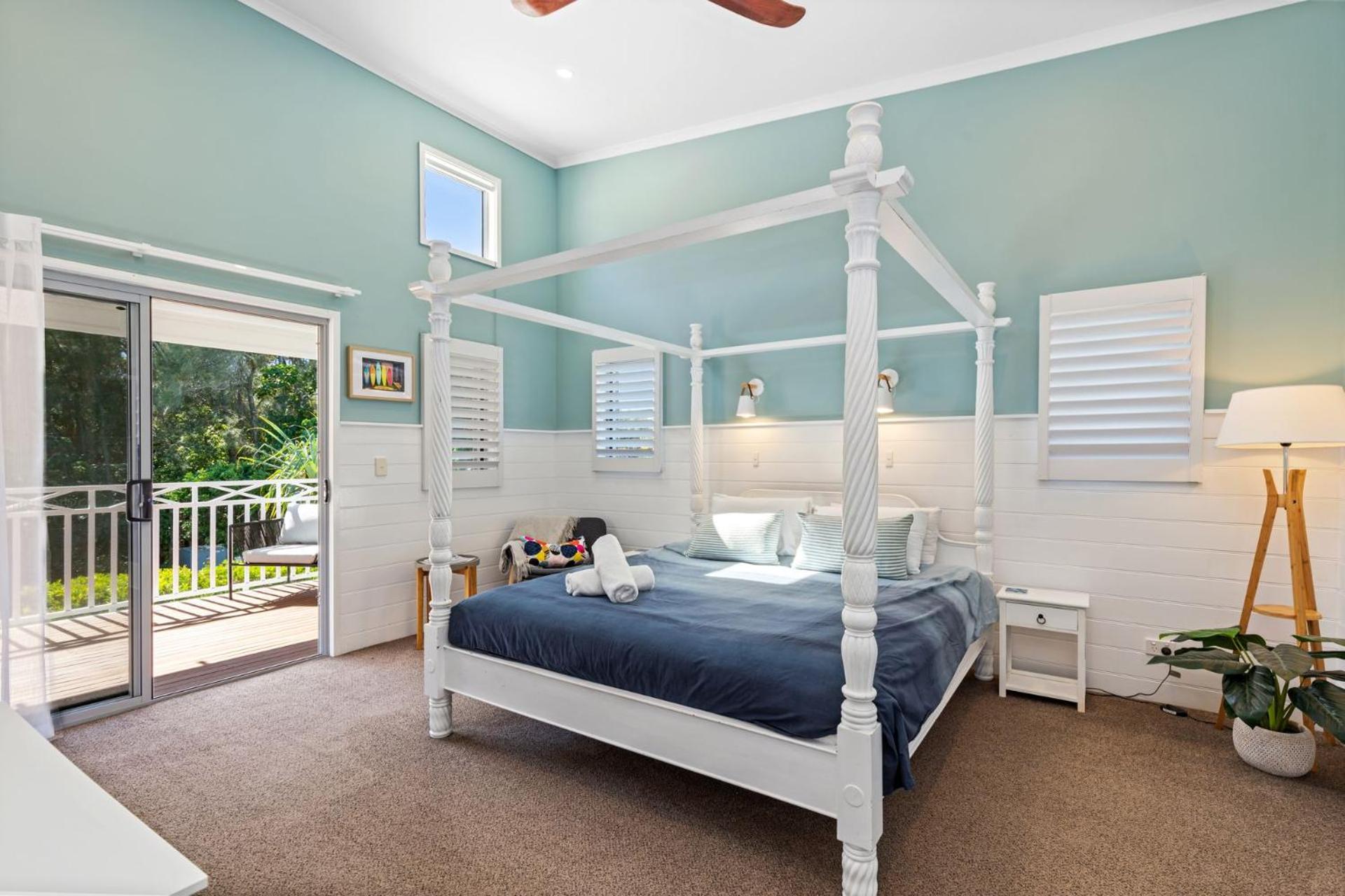 4 Boardrider Crescent