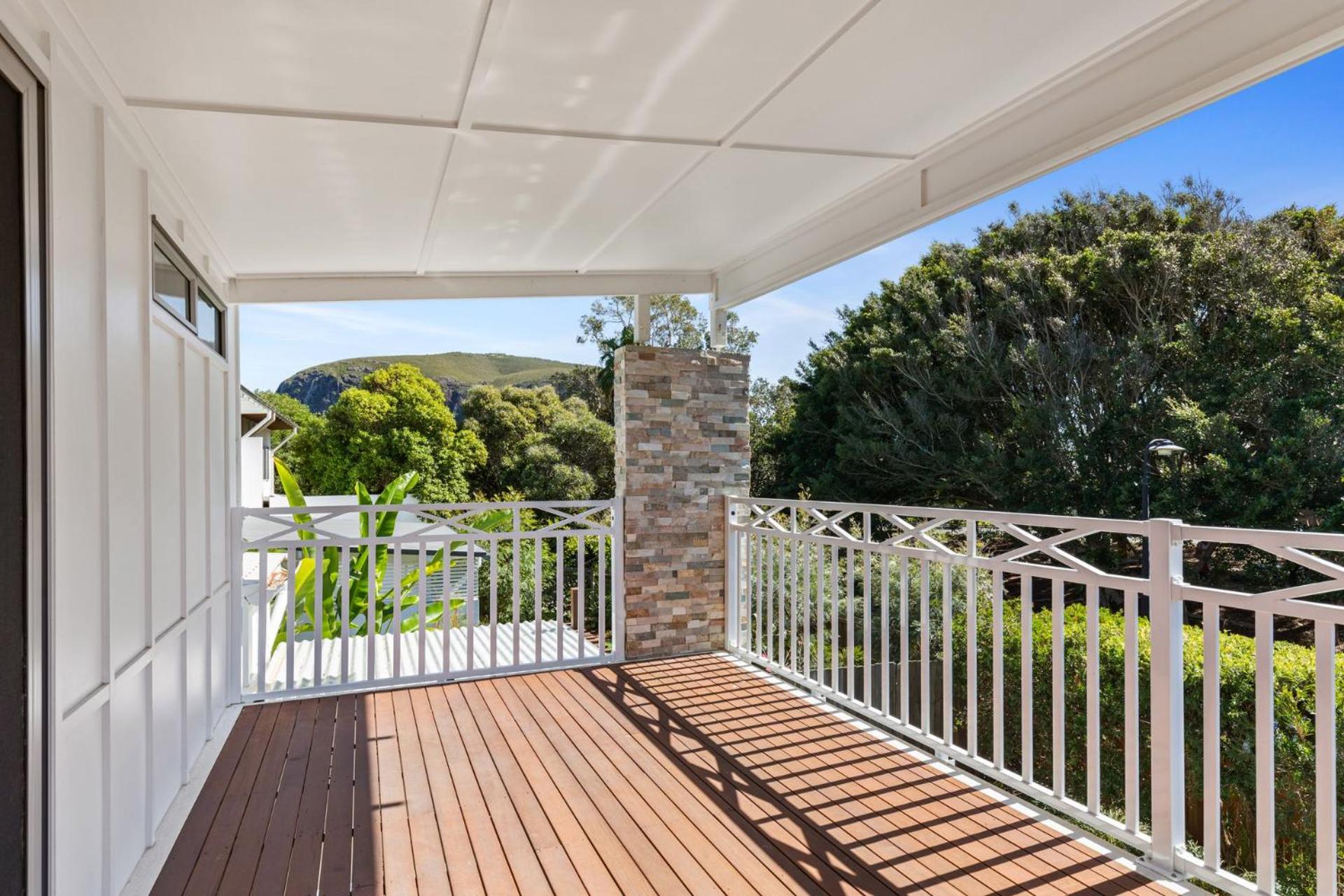 4 Boardrider Crescent