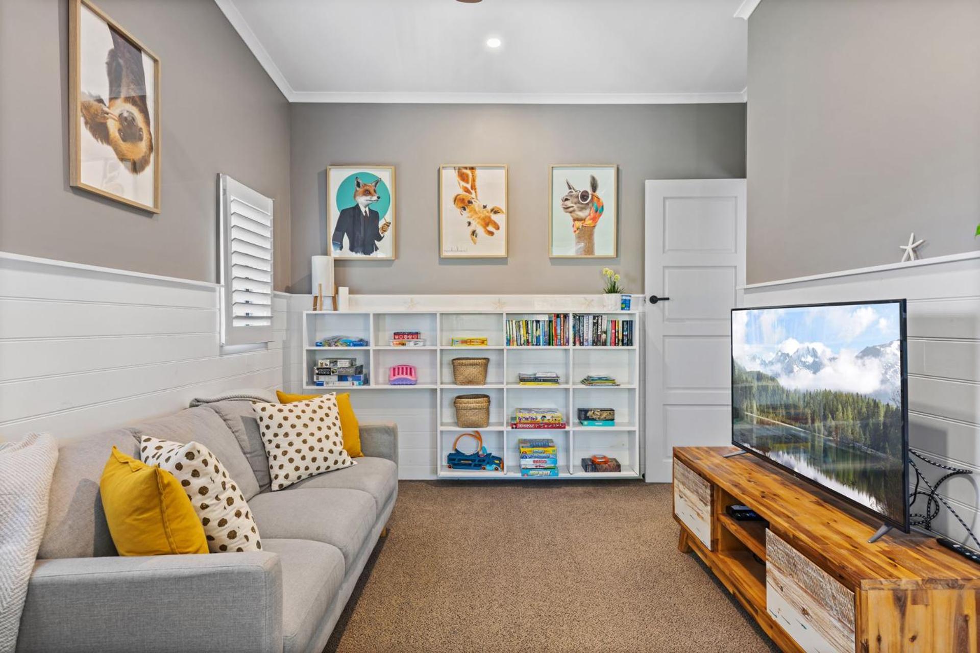 4 Boardrider Crescent