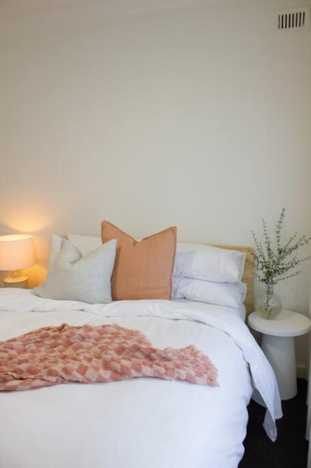 The Beech House-Hill views, peaceful location, 2BR