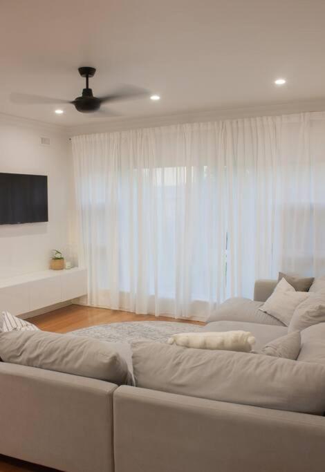 The Beech House-Hill views, peaceful location, 2BR