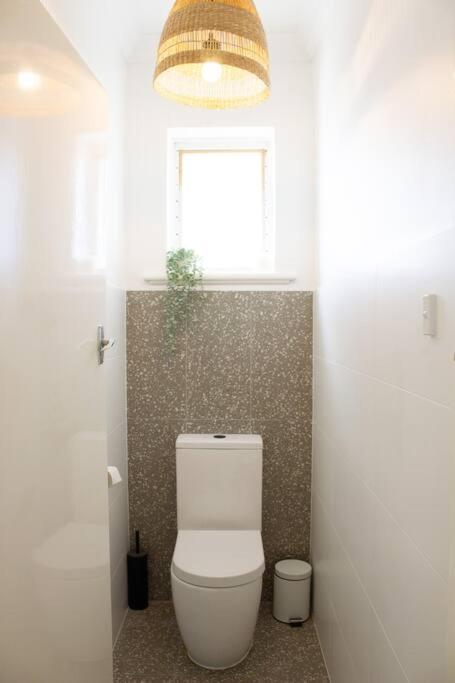 The Beech House-Hill views, peaceful location, 2BR