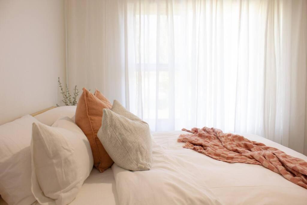 The Beech House-Hill views, peaceful location, 2BR
