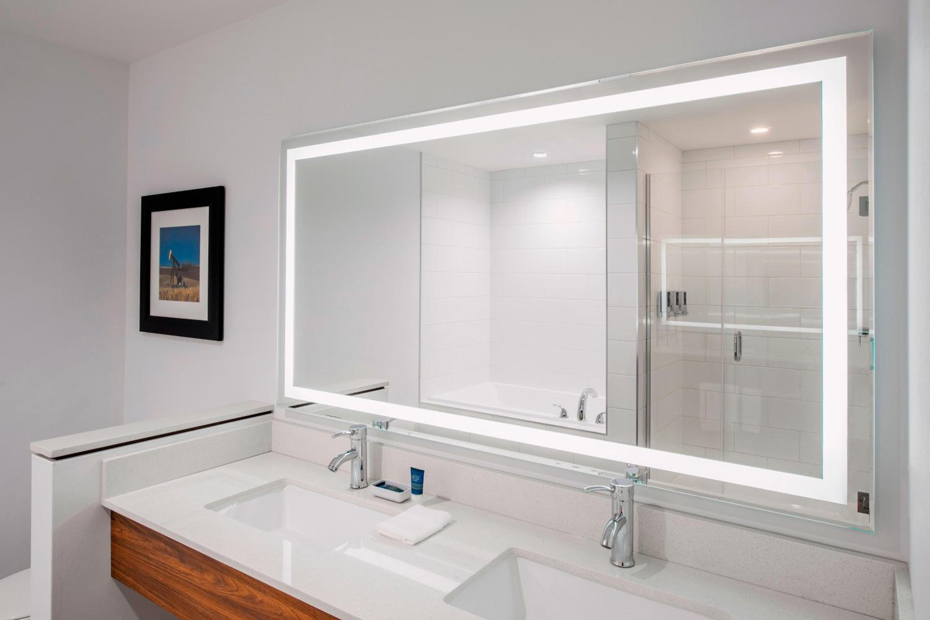 Grande Prairie Vacations - Four Points by Sheraton Grande Prairie - Property Image 8