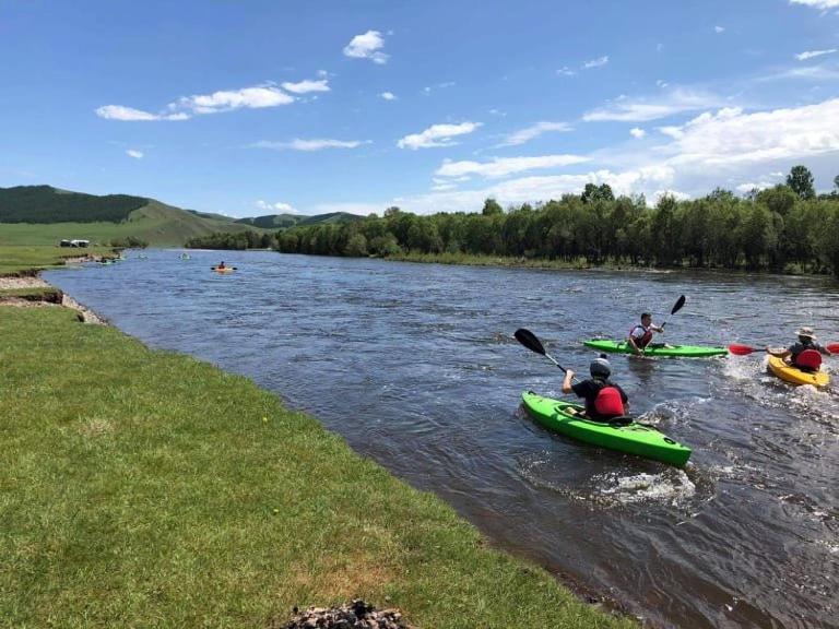 Kayak Camp, Tsonjinboldog