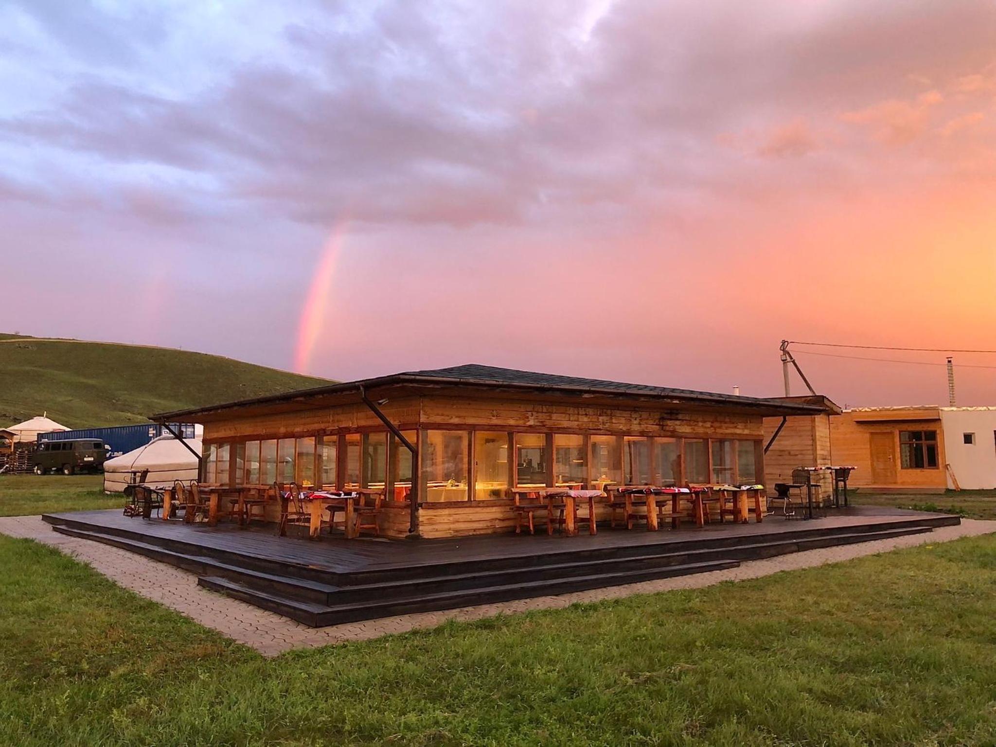 Kayak Camp, Tsonjinboldog