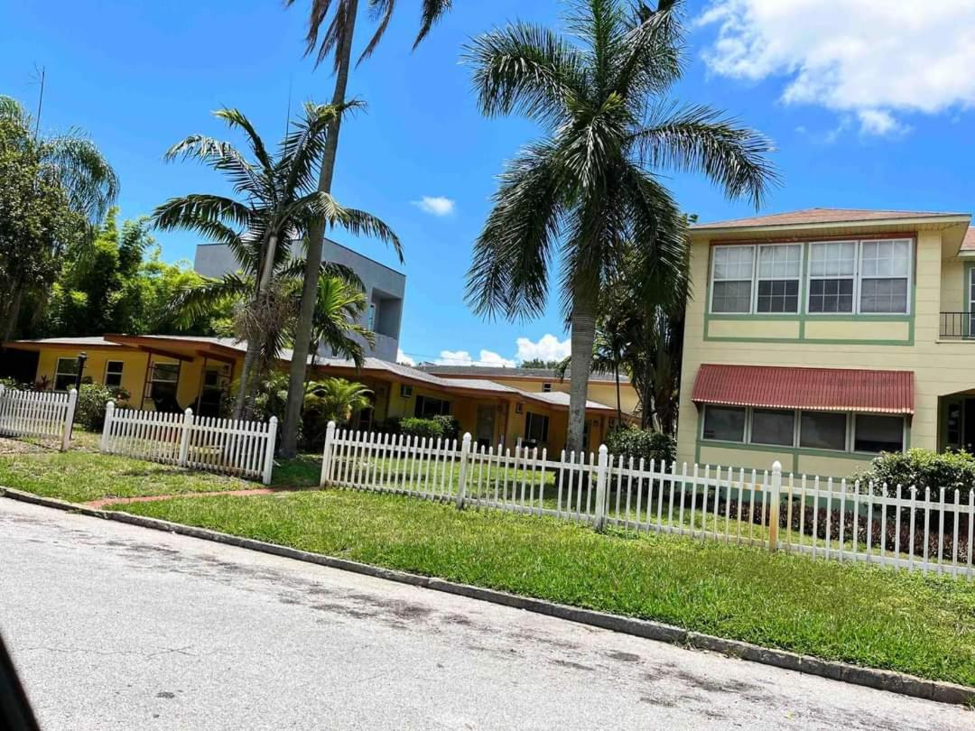 Hotel CLR St. Pete - Image 1