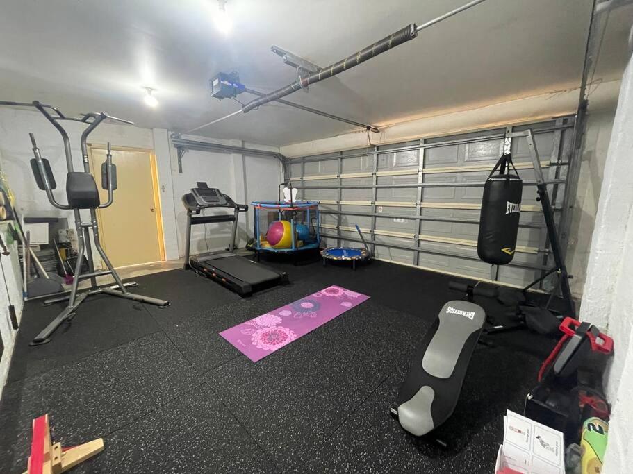 3BR Artistic Home, Netflix, Gym, Camberwell market. Taste The True Melbourne