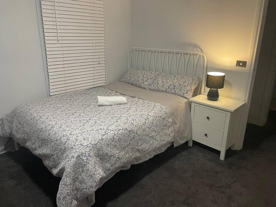 3BR Artistic Home, Netflix, Gym, Camberwell market. Taste The True Melbourne