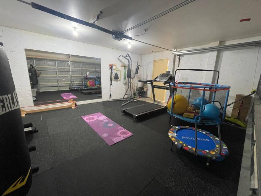 3BR Artistic Home, Netflix, Gym, Camberwell market. Taste The True Melbourne