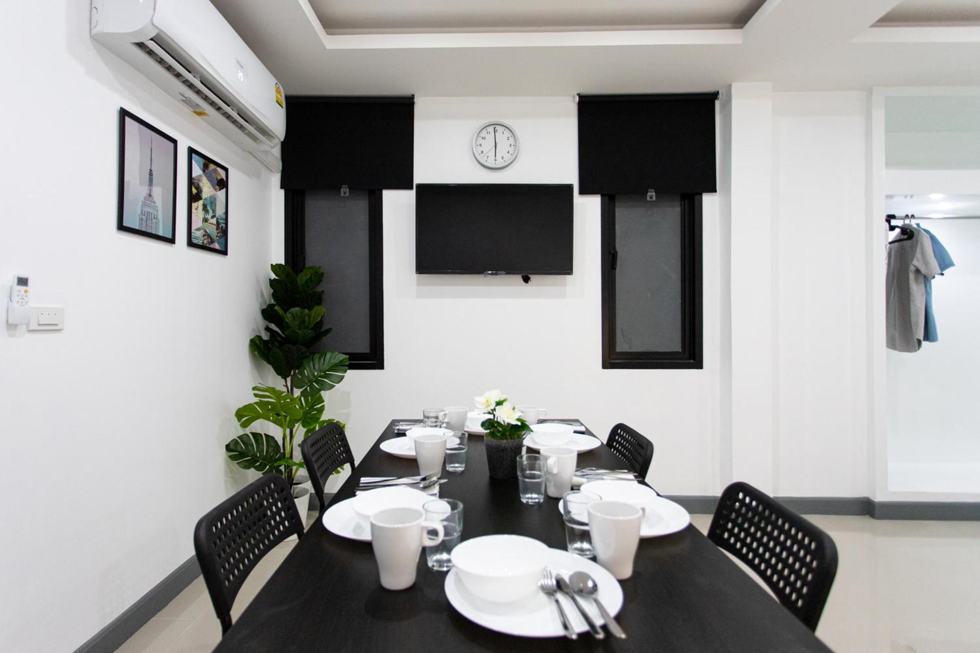 P3 Silom Large 2beds full kitchen WIFI 4-6pax