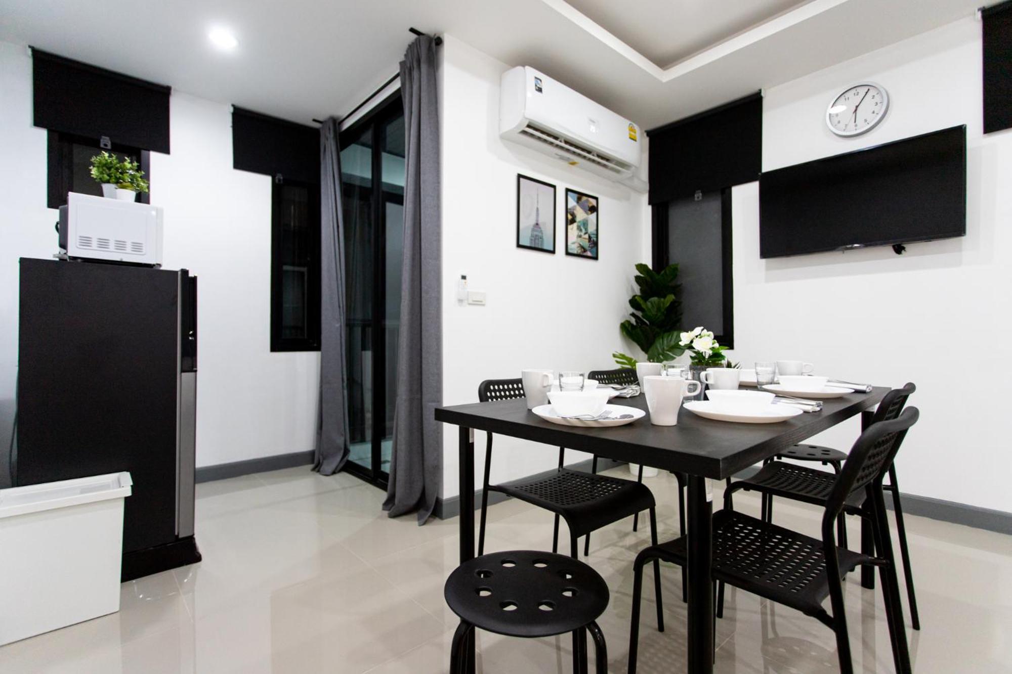 P3 Silom Large 2beds full kitchen WIFI 4-6pax