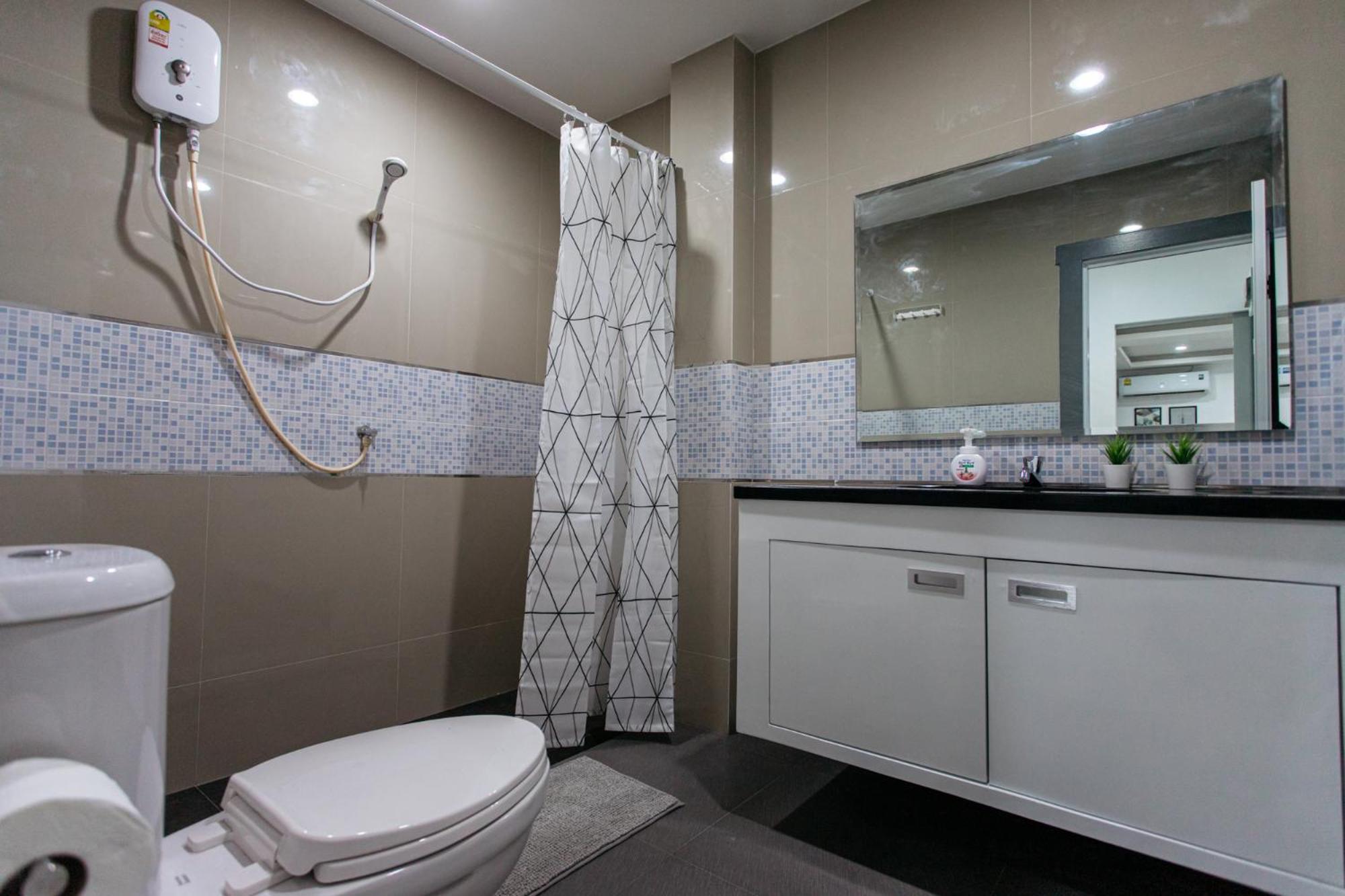 P3 Silom Large 2beds full kitchen WIFI 4-6pax