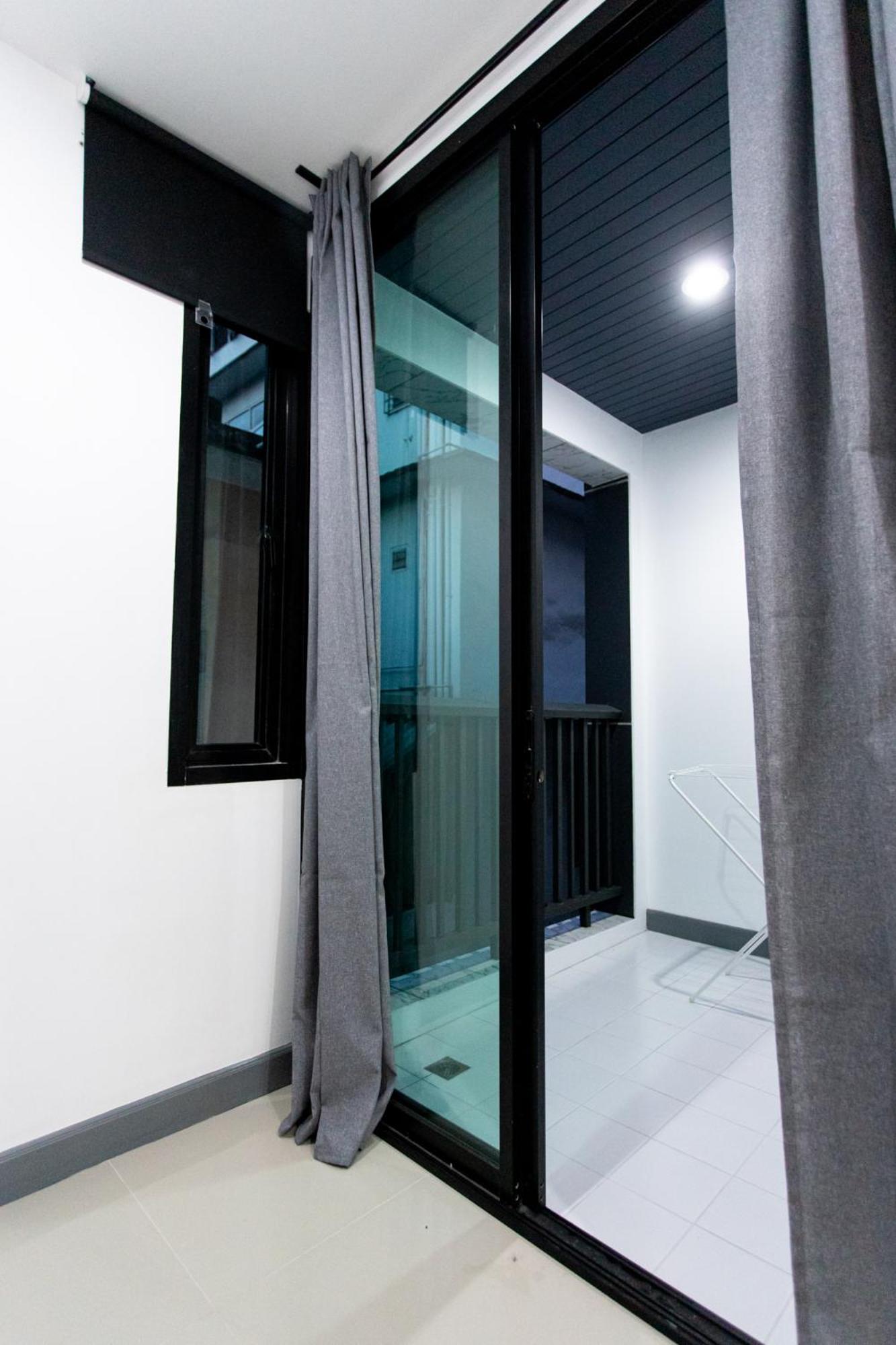 P3 Silom Large 2beds full kitchen WIFI 4-6pax