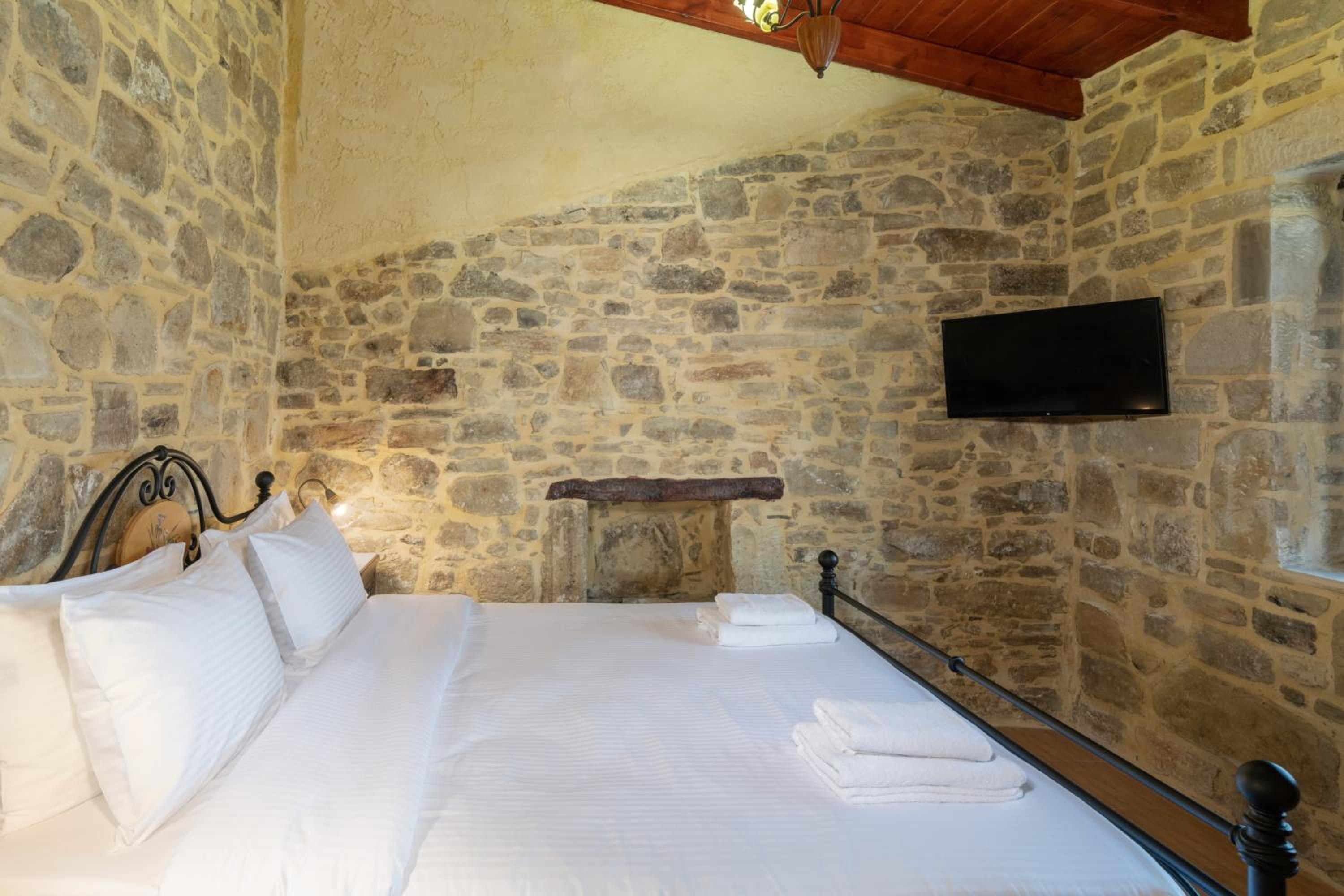 Draganigo Luxury Stone Houses 40 min from Matala