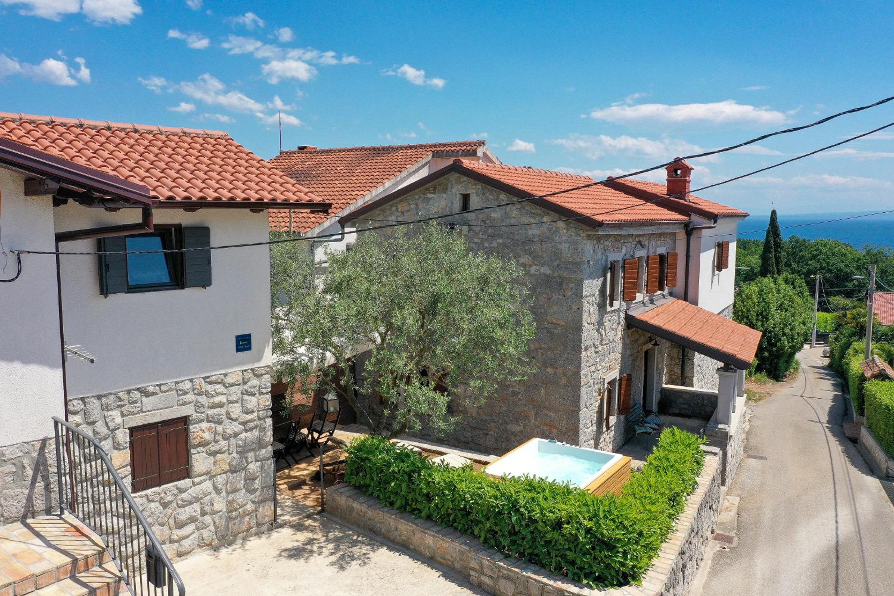 Villa Fani with Jacuzzi