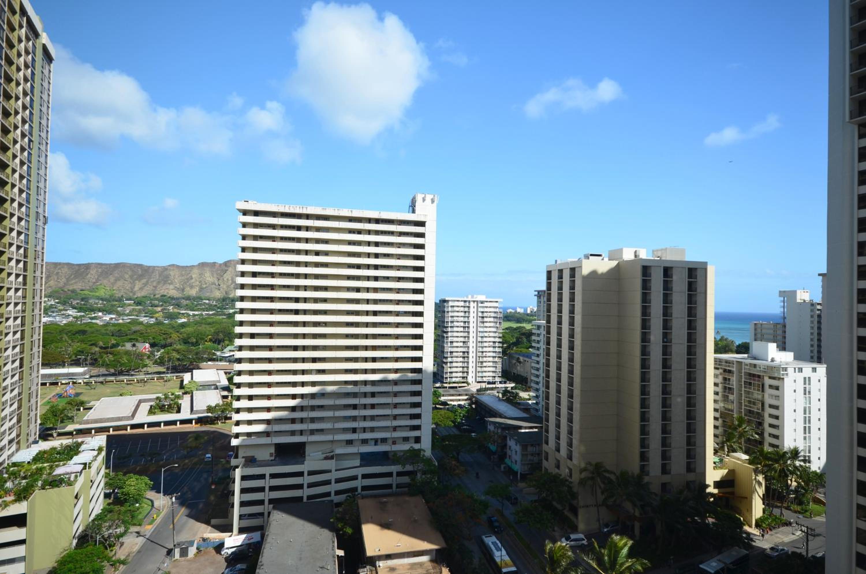 Hotel Waikiki Banyan 1909 Amazing Views And Just Steps To The Beach