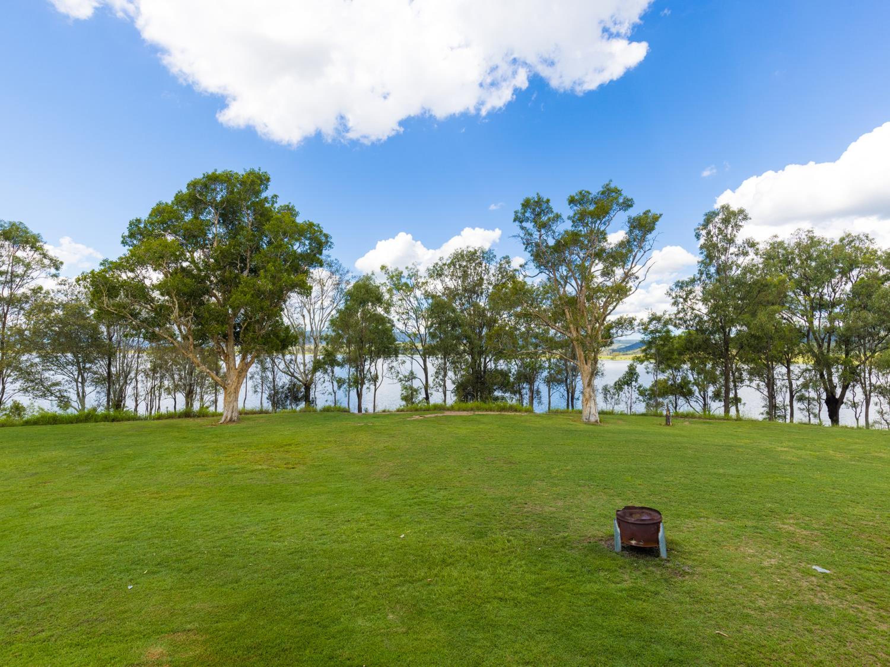 NRMA Lake Somerset Holiday Park