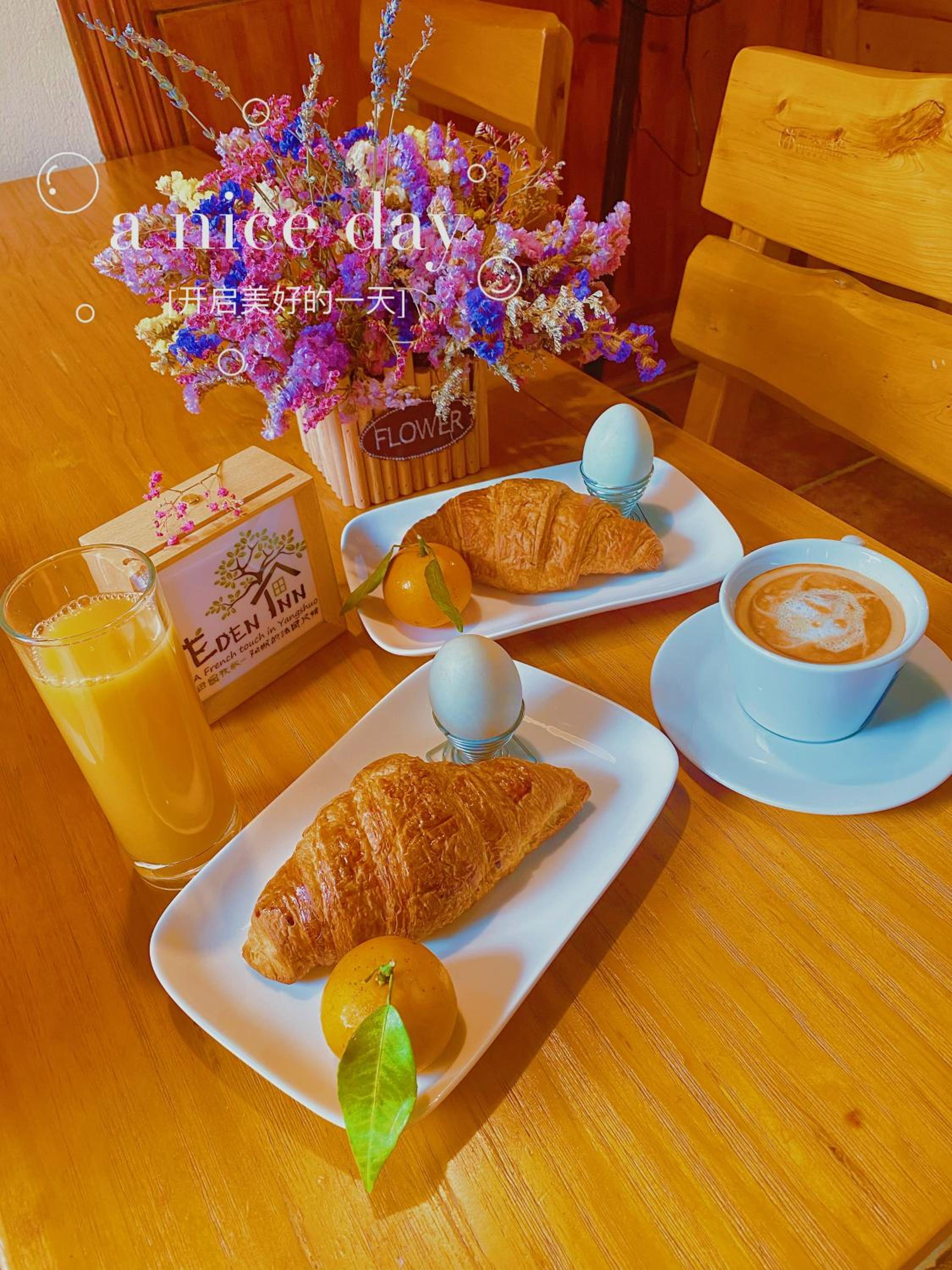 Yangshuo Eden's Social Guesthouse - Wake up to a hearty Western breakfast & fresh craft coffee & night beers & outdoor activities