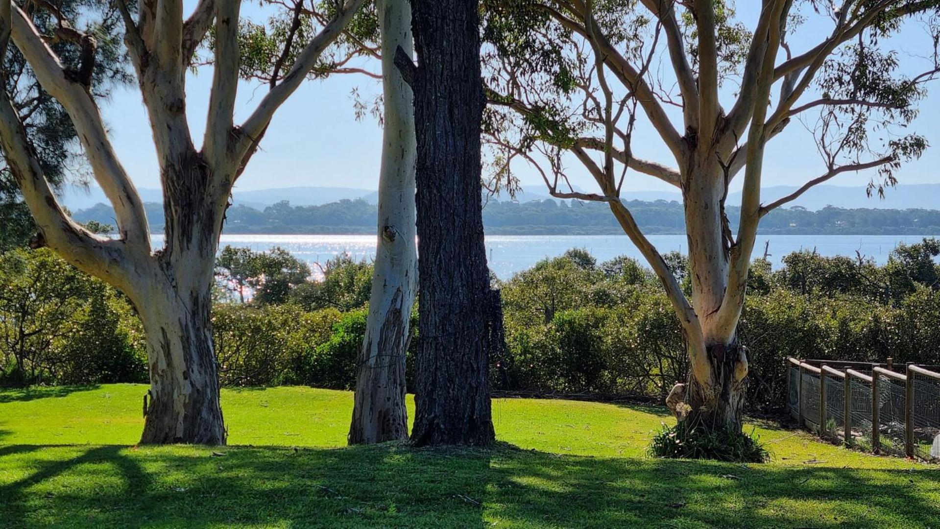 Enchante` - Pet Friendly - Absolute Waterfront - Fireplace