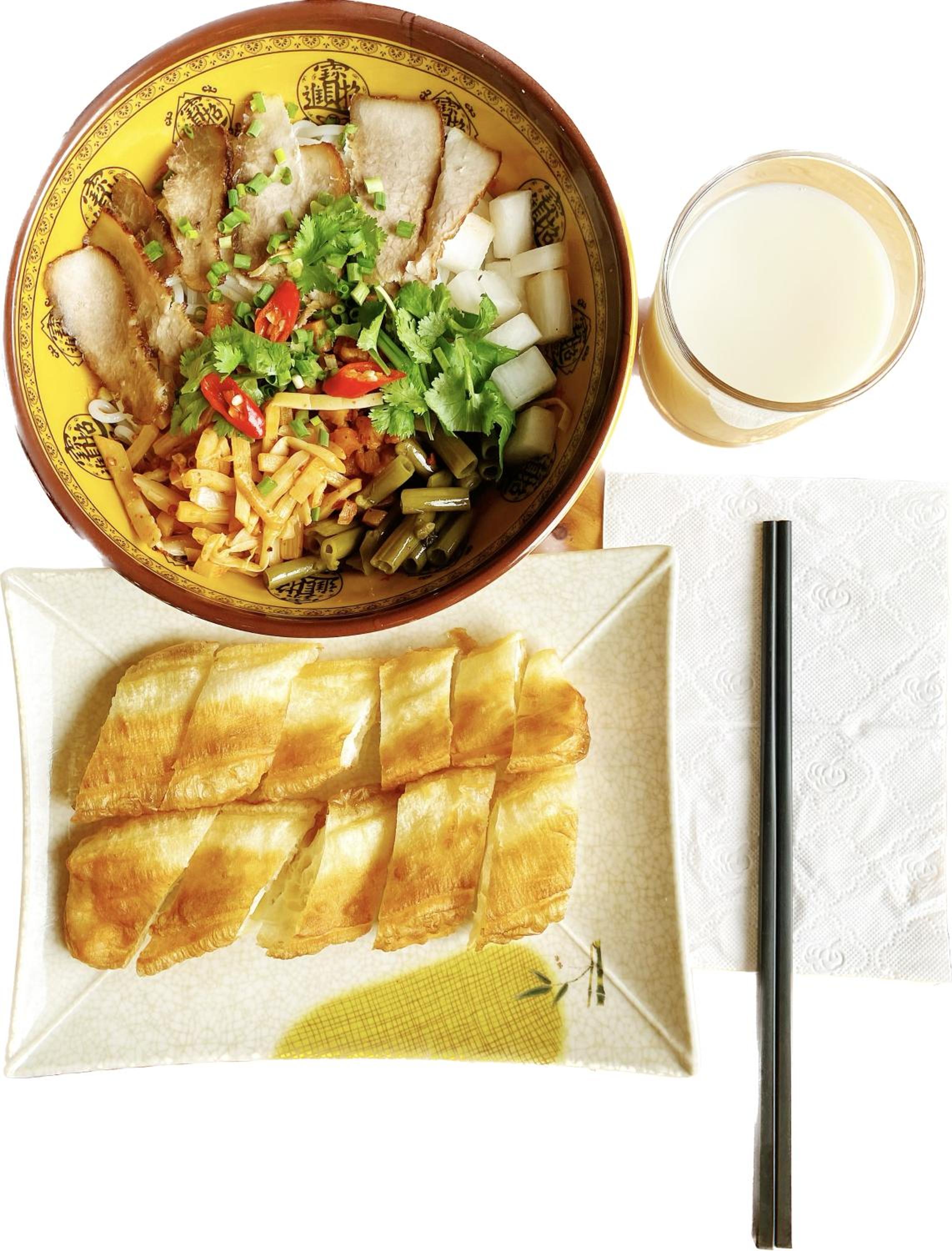 Yangshuo Eden's Social Guesthouse - Wake up to a hearty Western breakfast & fresh craft coffee & night beers & outdoor activities