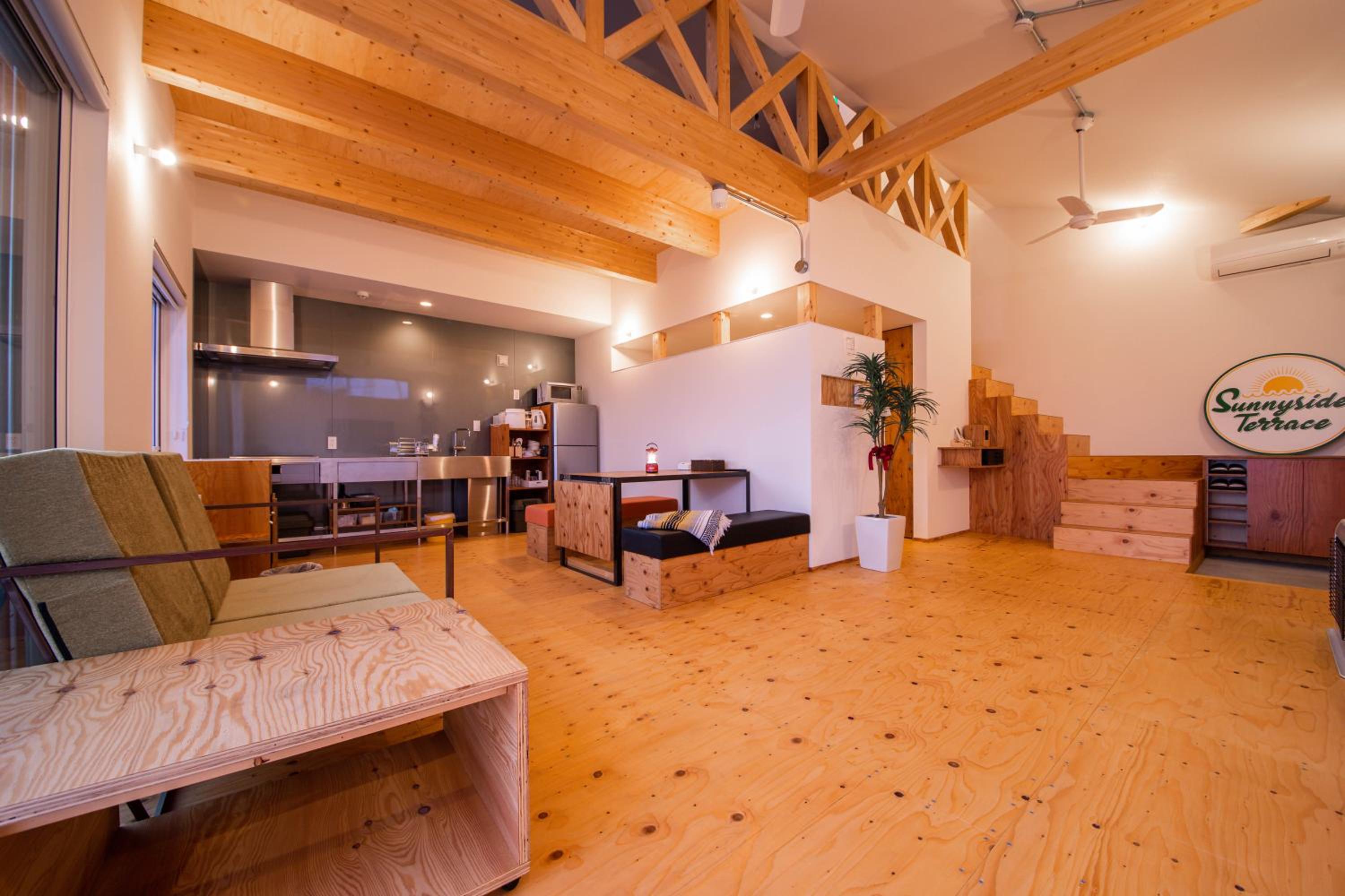 Sunny SIDE HOUSE view 3