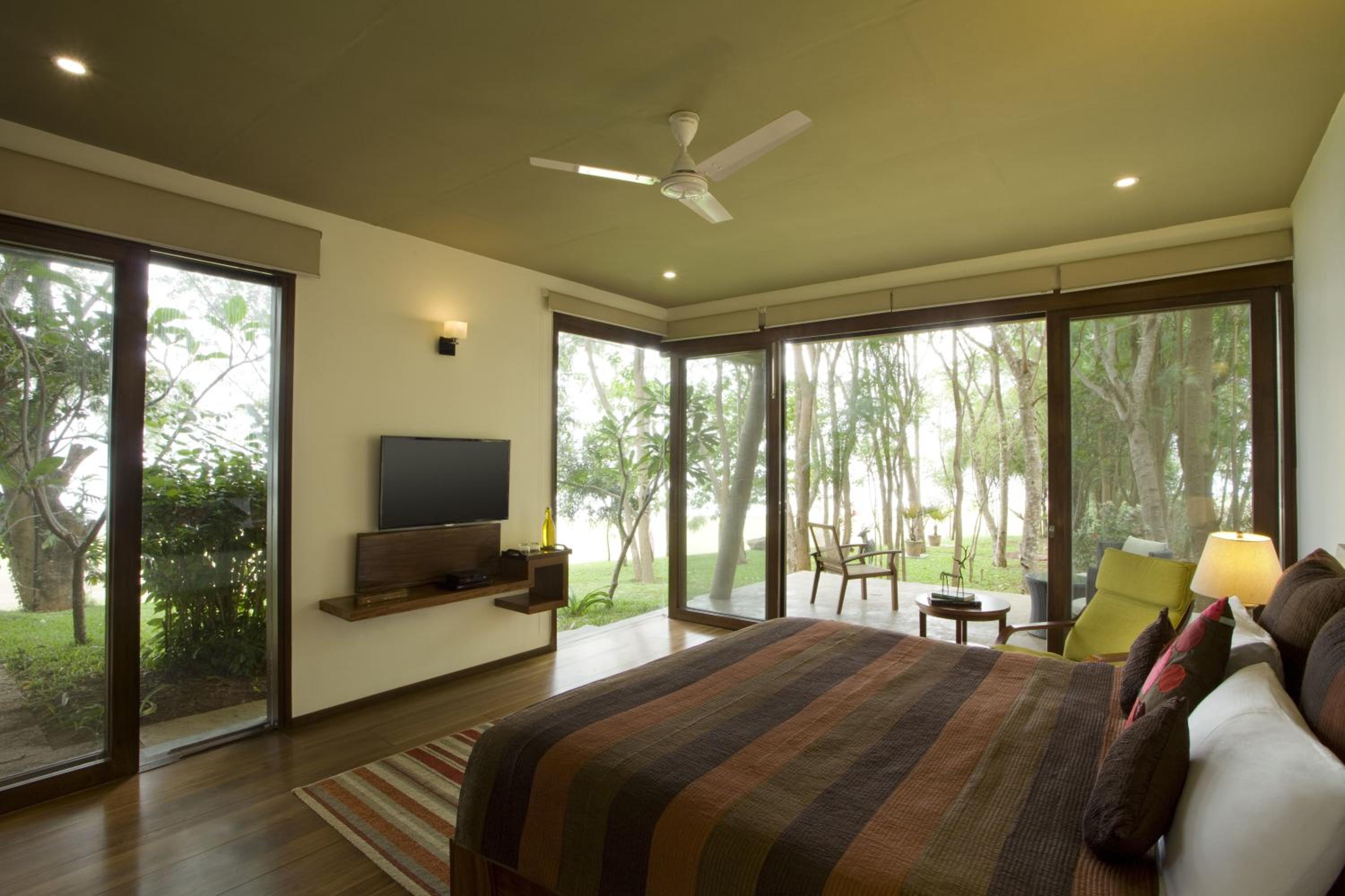 Waterwoods Lodge Kabini