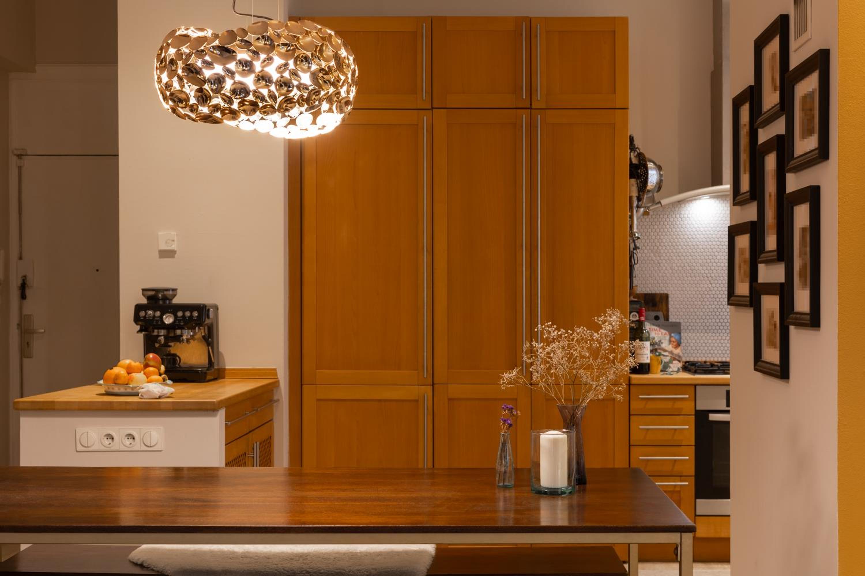 Luxury Townhouse with private sauna - a central oasis