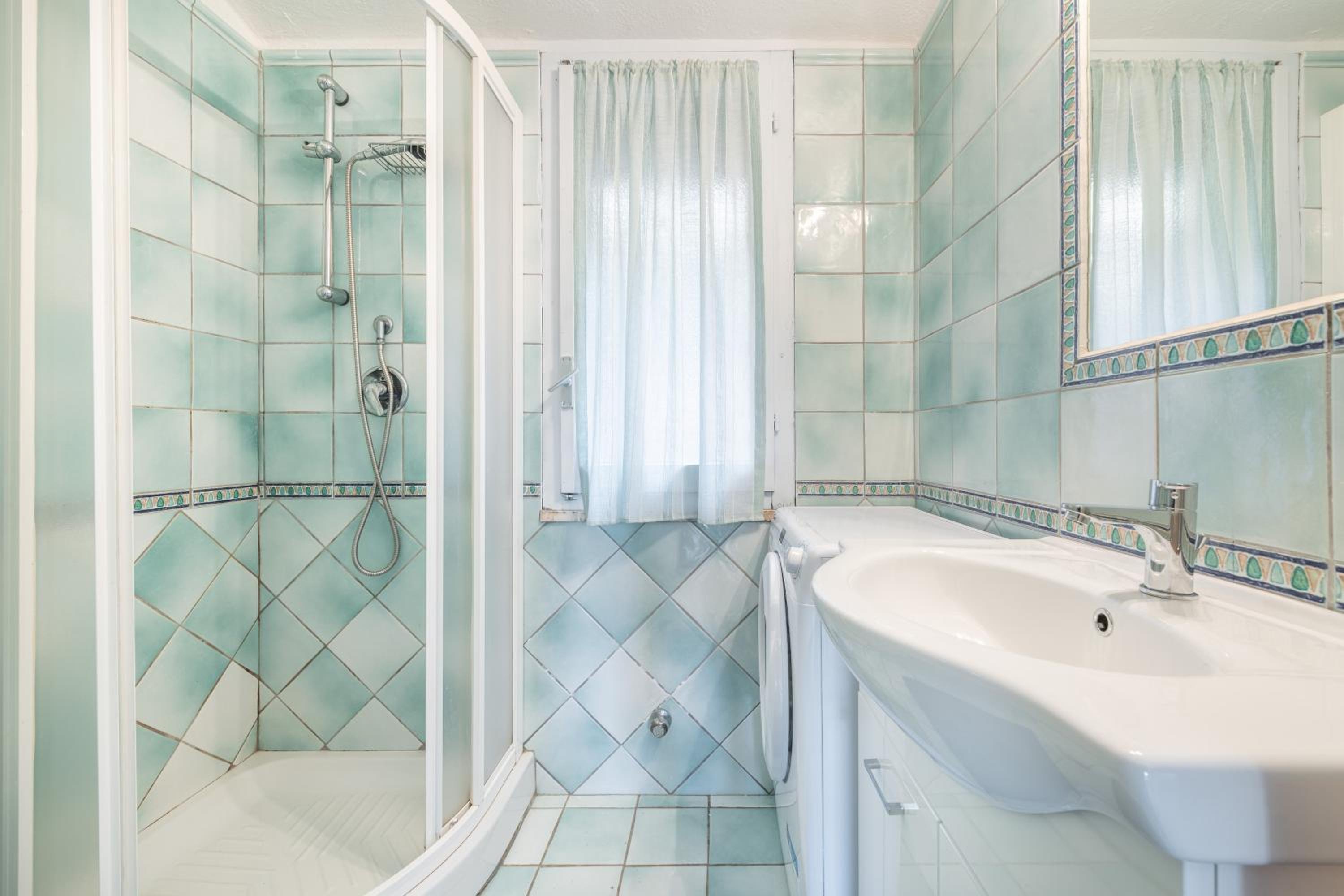 Seb beach en Costa Rei — bathroom