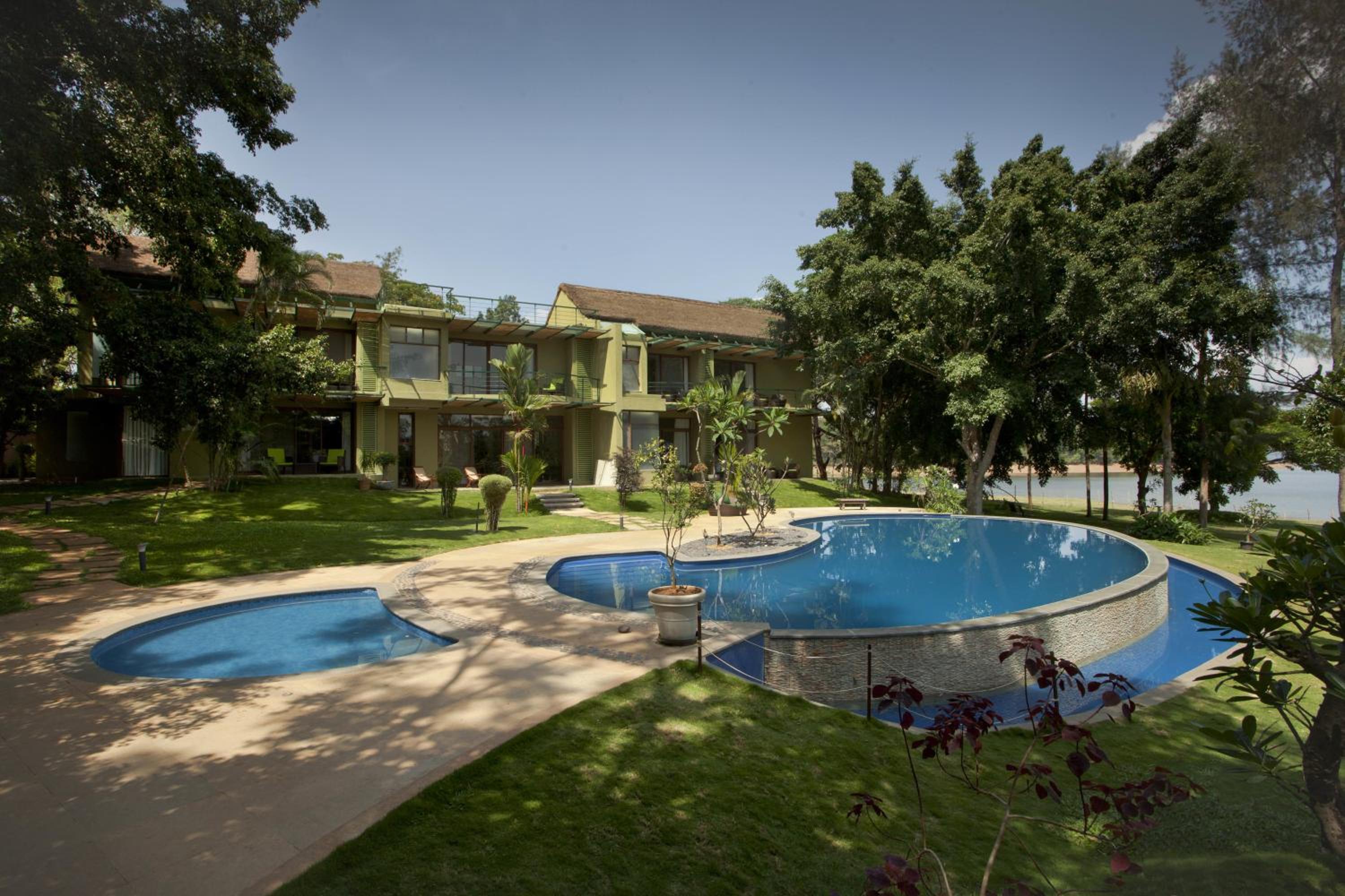 Waterwoods Lodge Kabini