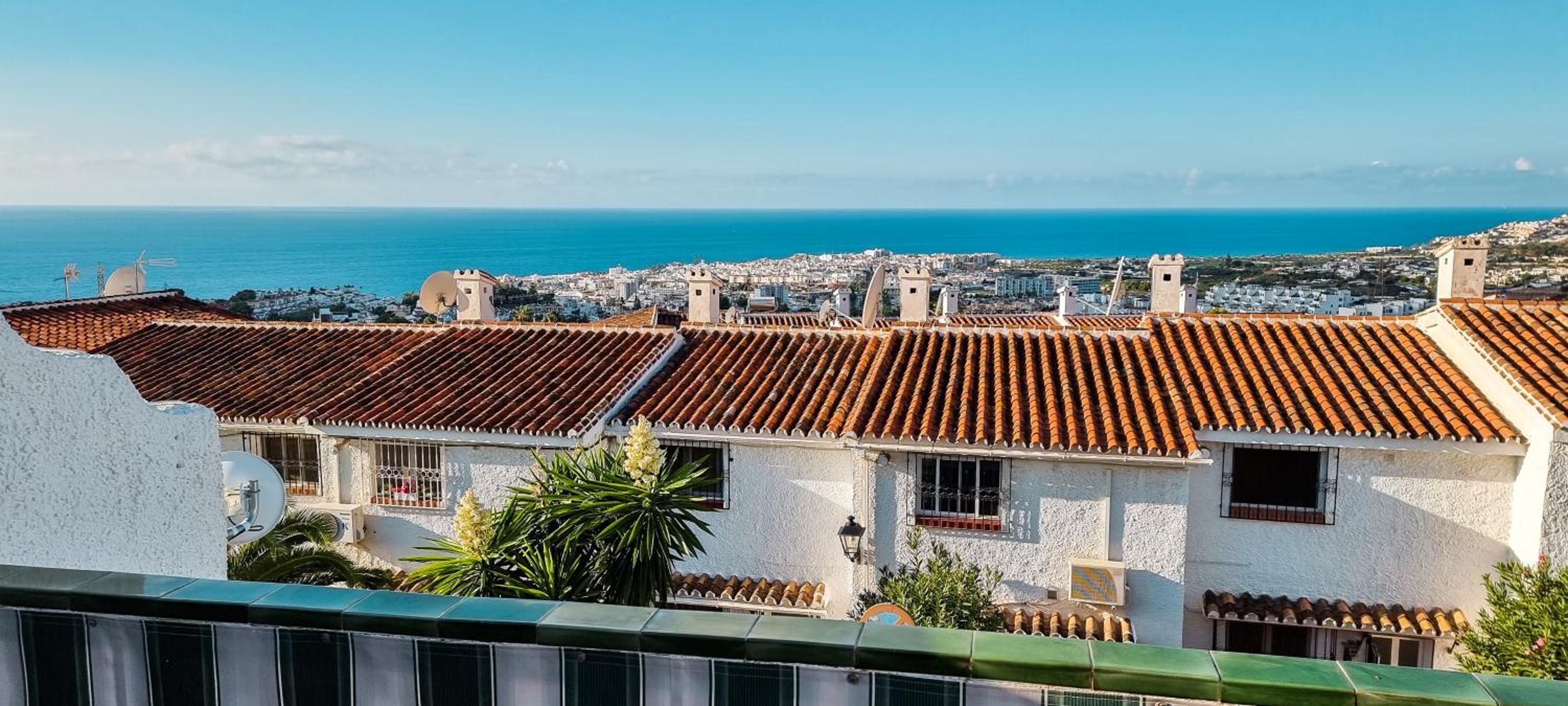 Beautiful Townhouse with two terraces in Nerja