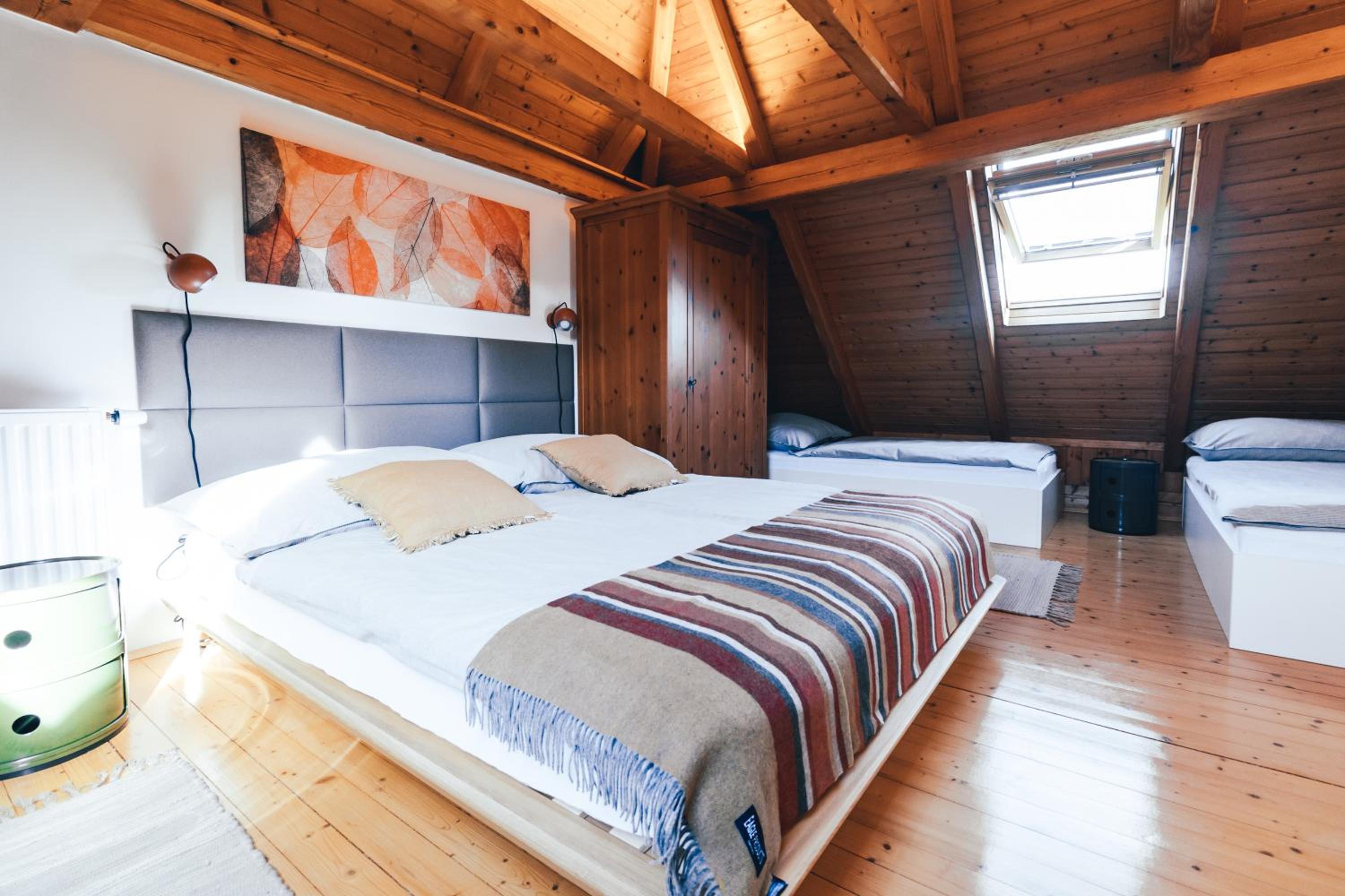Private Lake House Selce