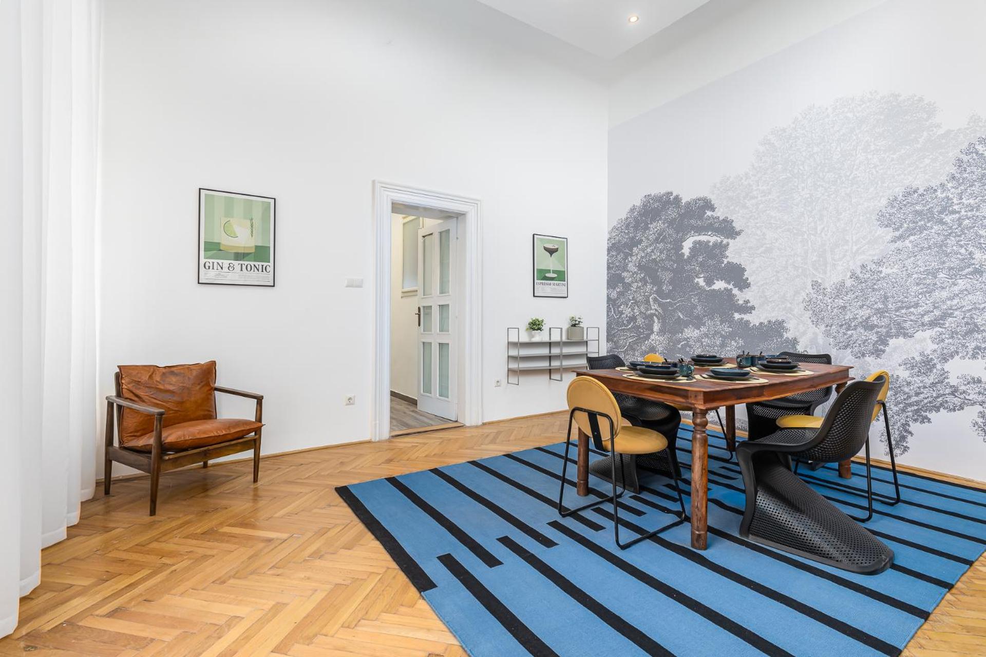City Center Apartment with Balcony view 3
