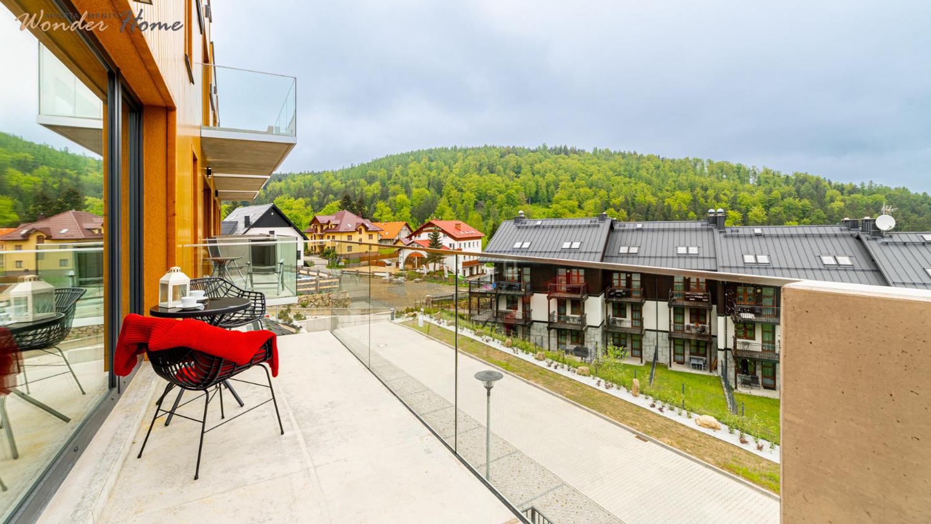 Wonder Home - Apartamenty Hillside tuż przy stoku, sklep, plac zabaw i zewnętrzna siłownia na terenie kompleksu