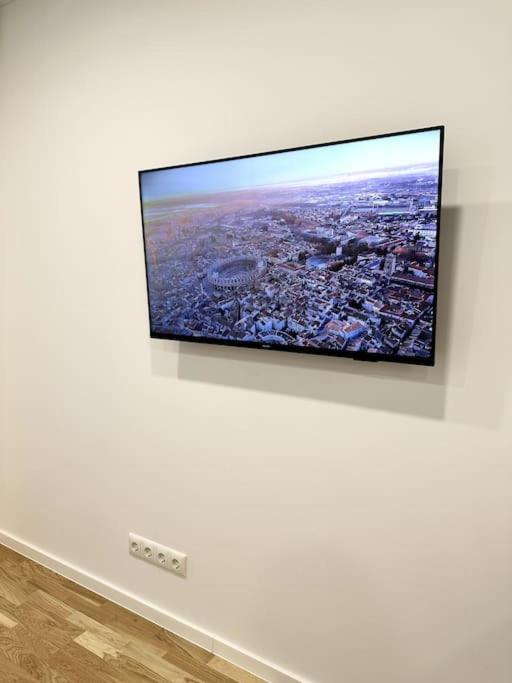 Wolfie Apartment, City Center view 5