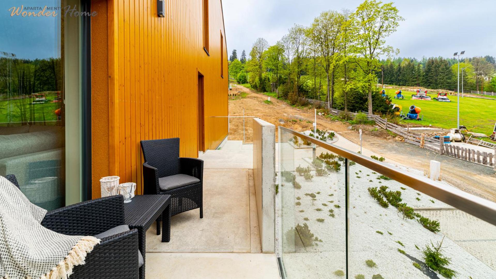 Wonder Home - Apartamenty Hillside tuż przy stoku, sklep, plac zabaw i zewnętrzna siłownia na terenie kompleksu