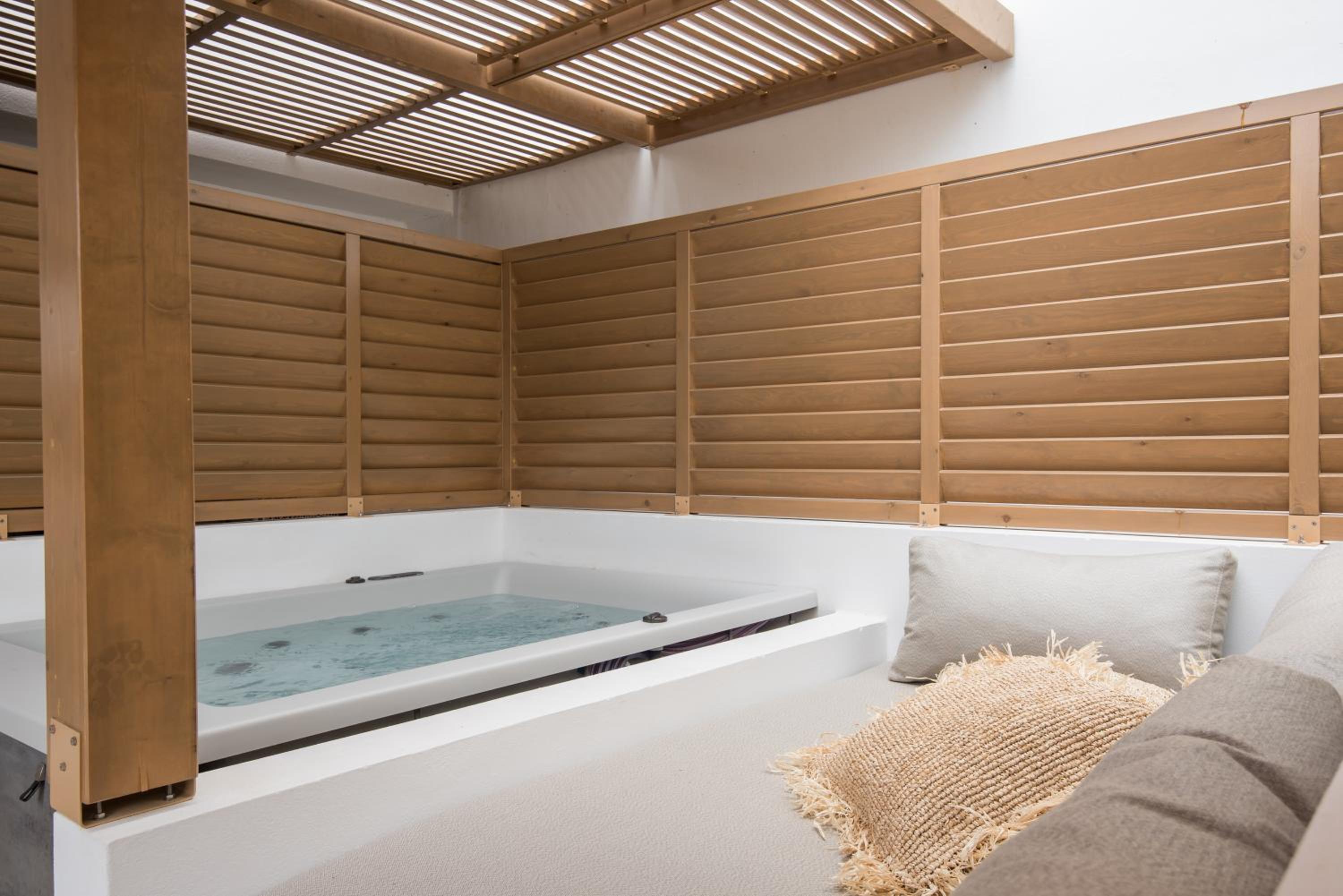 ABA Ηospitalité Paros -The Signature suite, Naousa view 5