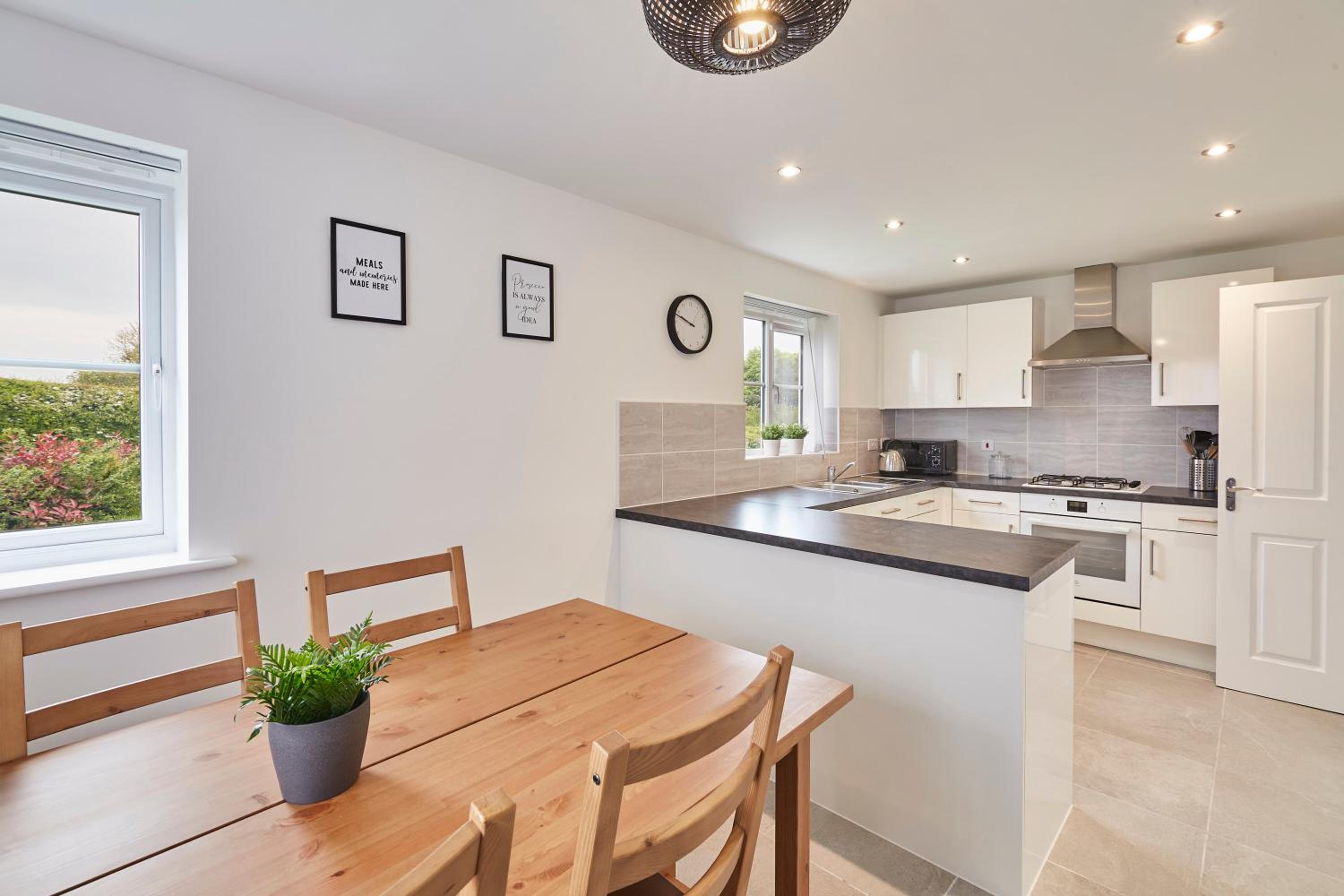 Host & Stay - Cayton Bay Cottage view 5
