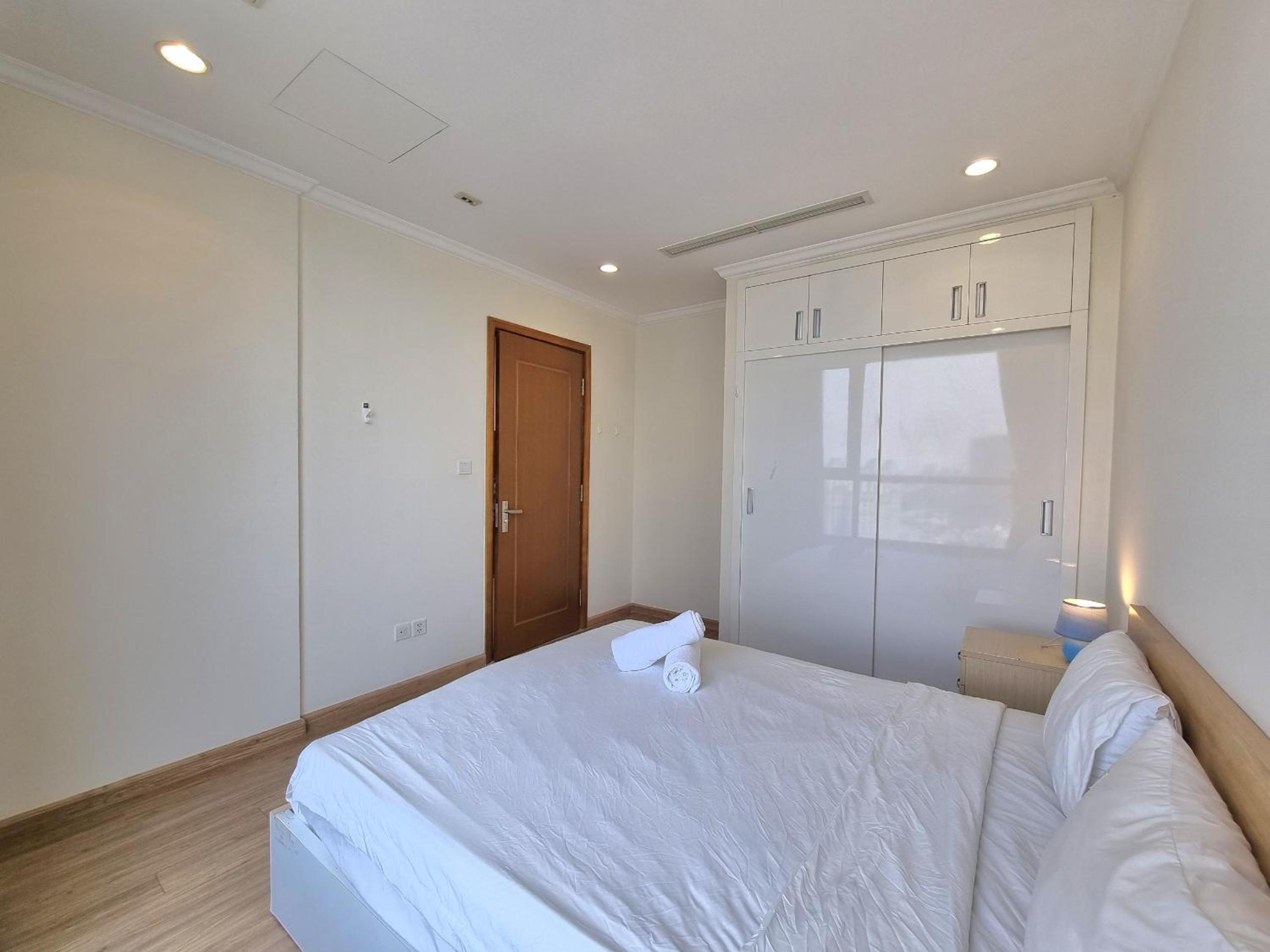 123 Apartment in Vinhomes Central Park - Landmark 81 area
