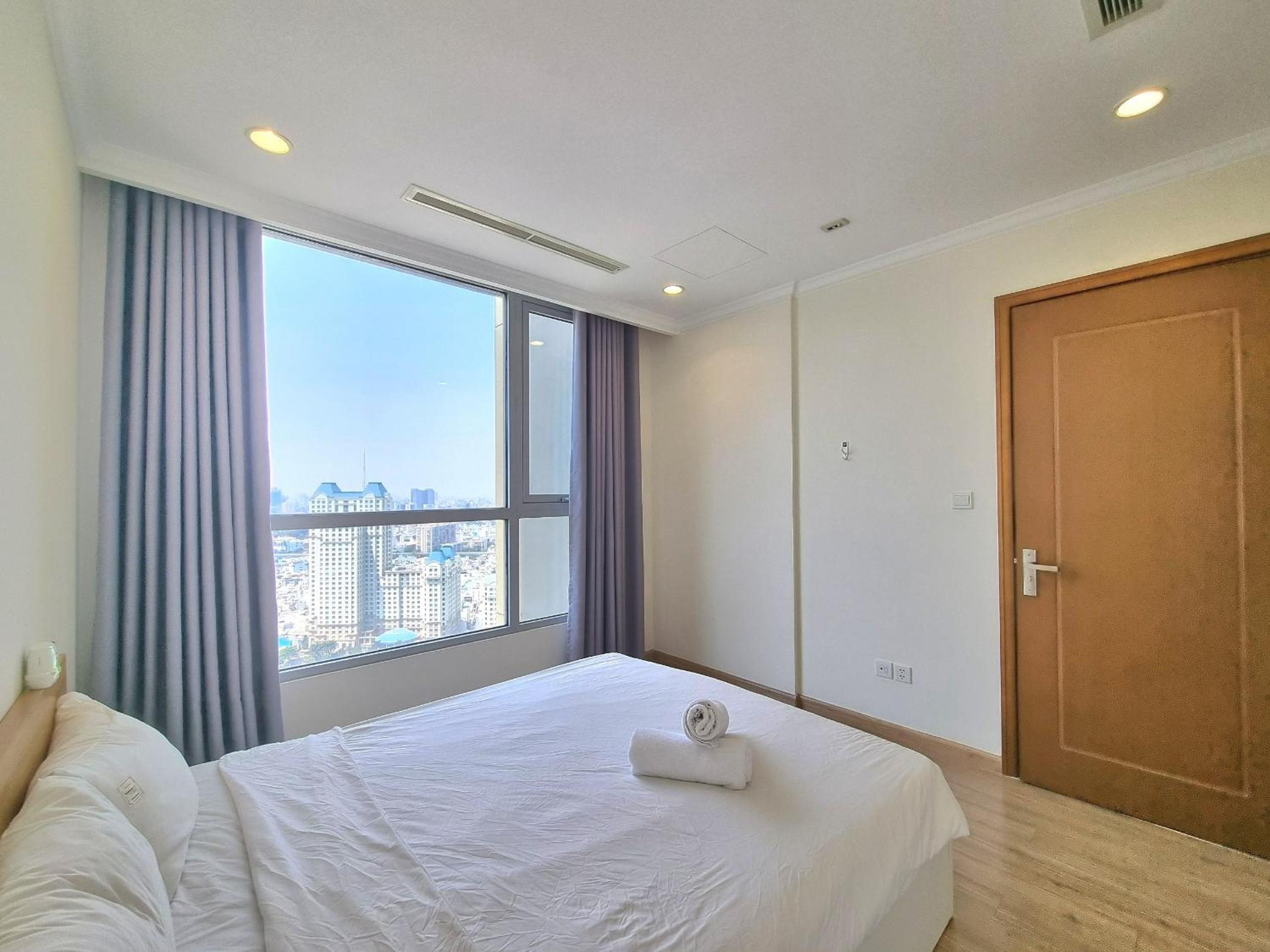 123 Apartment in Vinhomes Central Park - Landmark 81 area