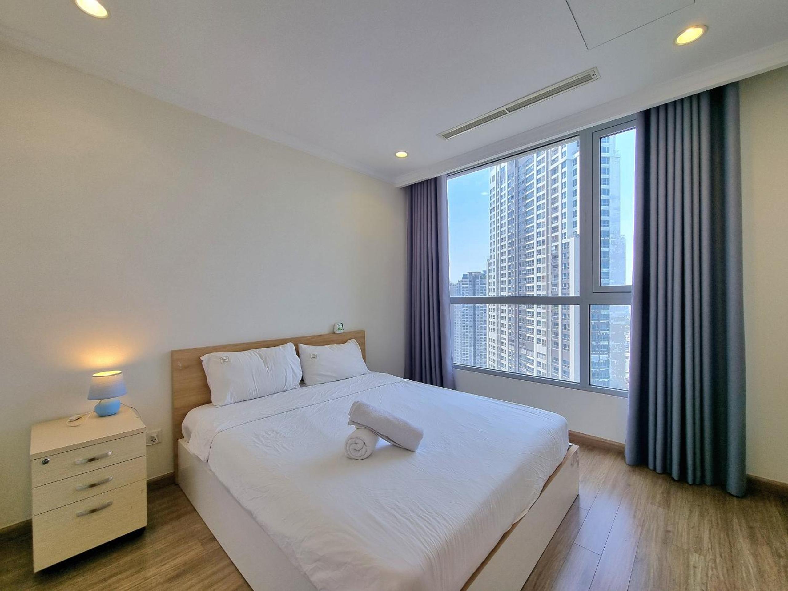 123 Apartment in Vinhomes Central Park - Landmark 81 area