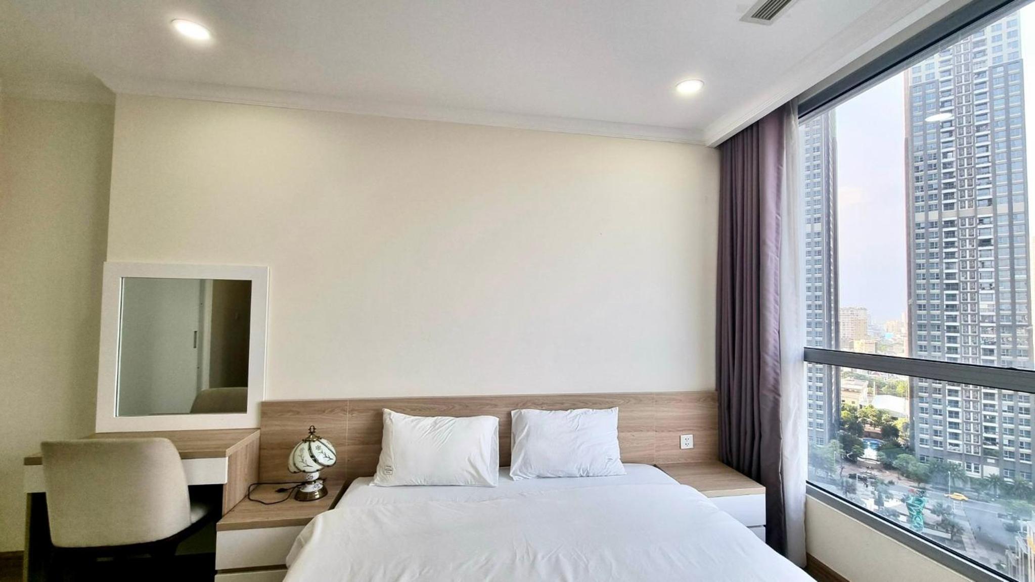 123 Apartment in Vinhomes Central Park - Landmark 81 area