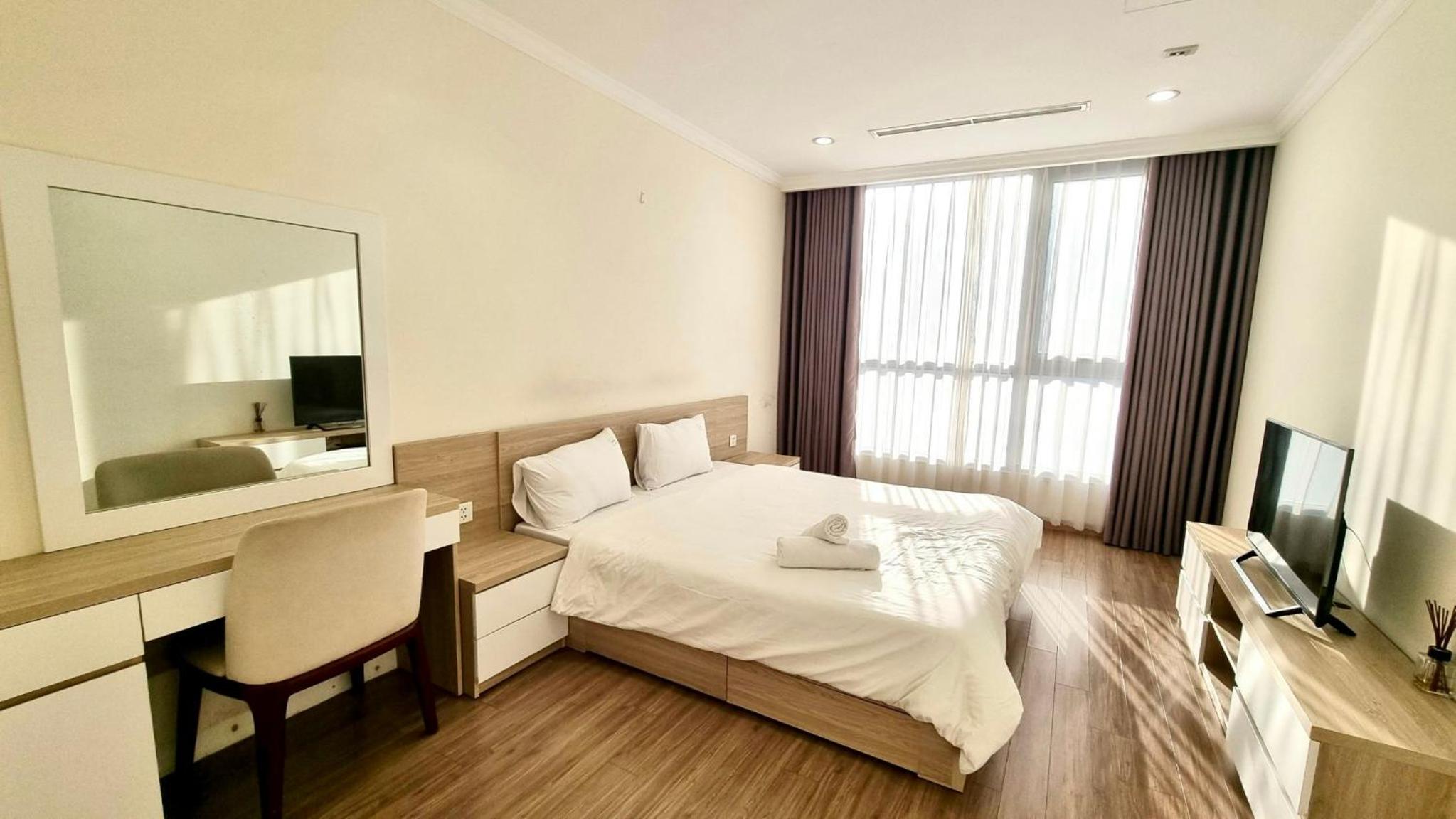 123 Apartment in Vinhomes Central Park - Landmark 81 area