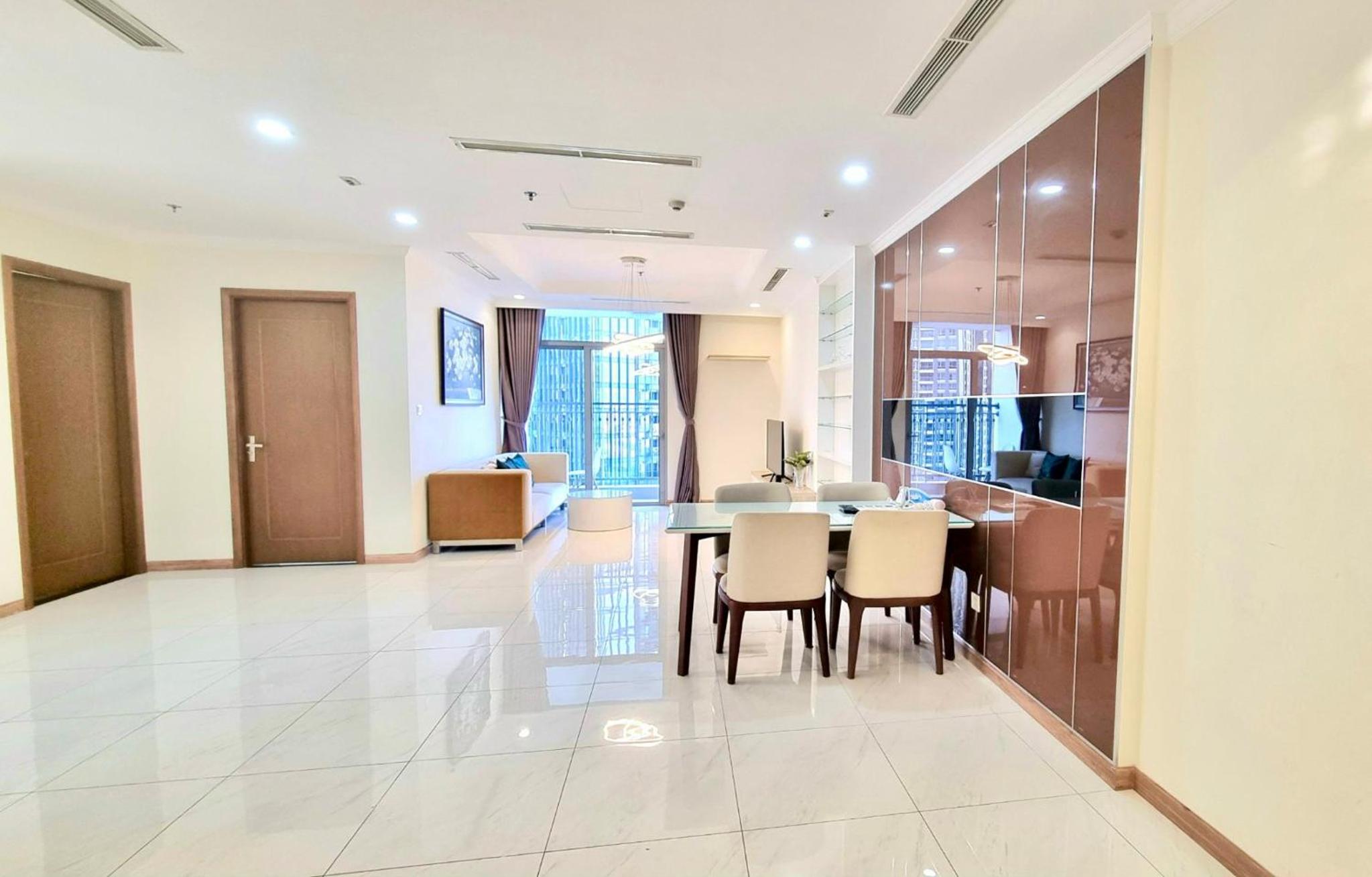 123 Apartment in Vinhomes Central Park - Landmark 81 area