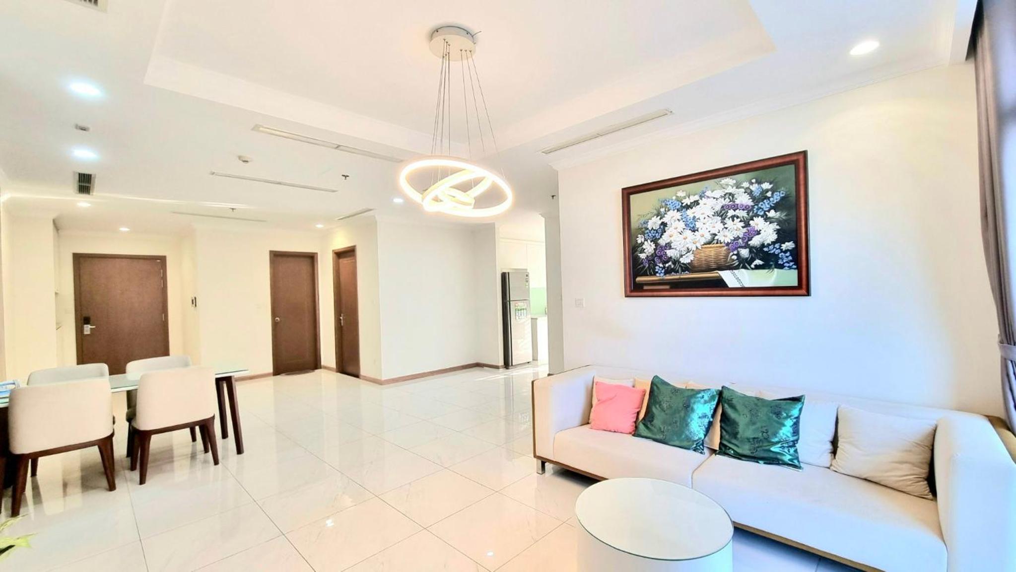 123 Apartment in Vinhomes Central Park - Landmark 81 area