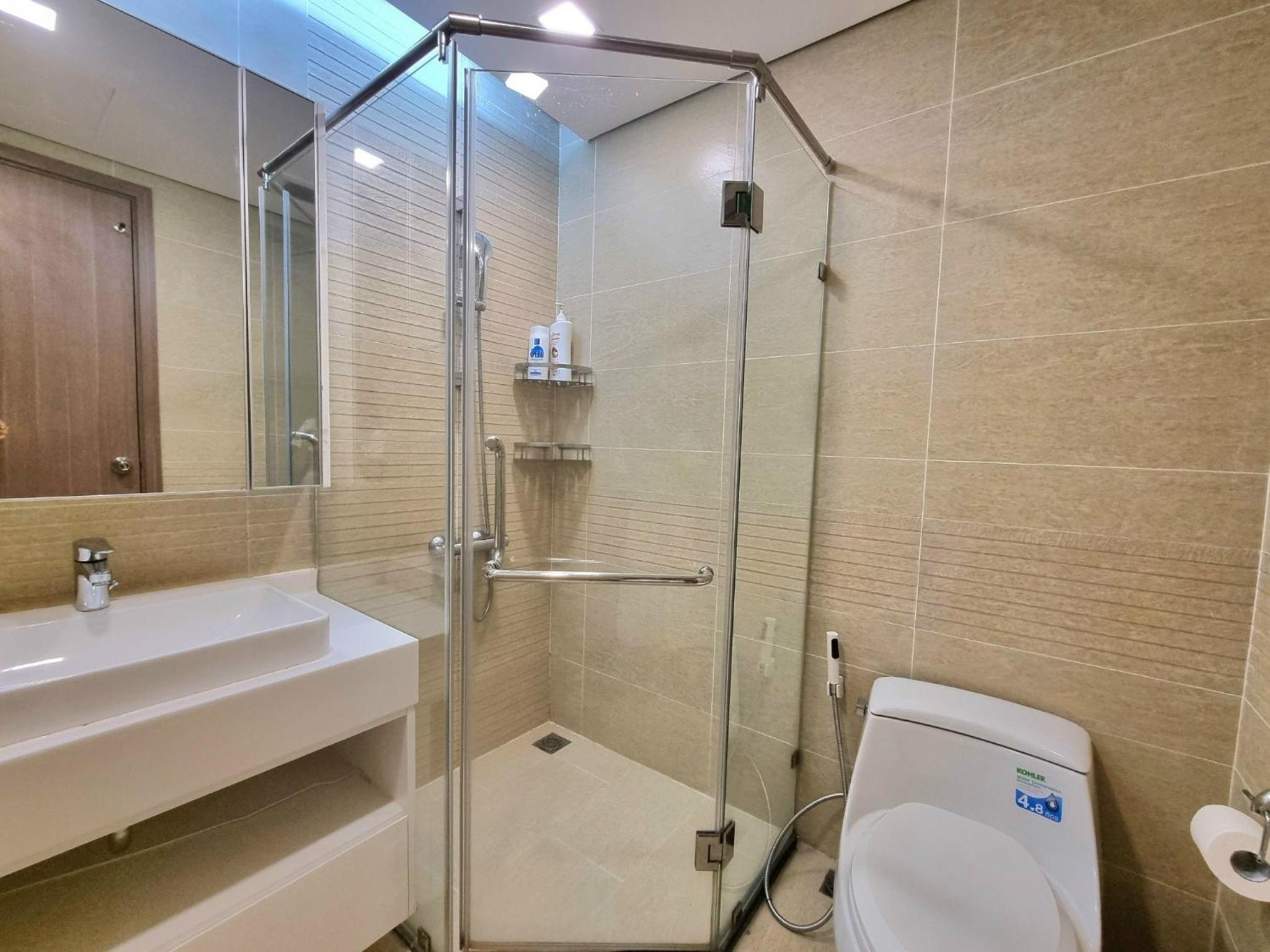 123 Apartment in Vinhomes Central Park - Landmark 81 area