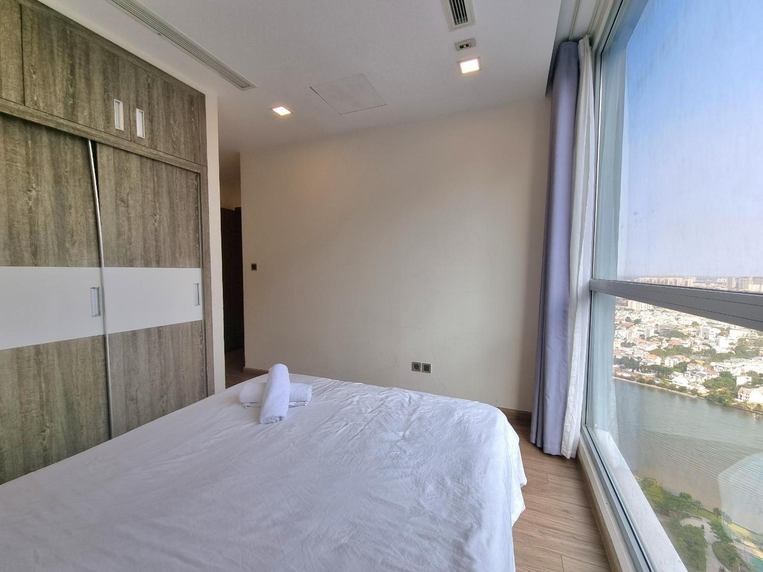 123 Apartment in Vinhomes Central Park - Landmark 81 area