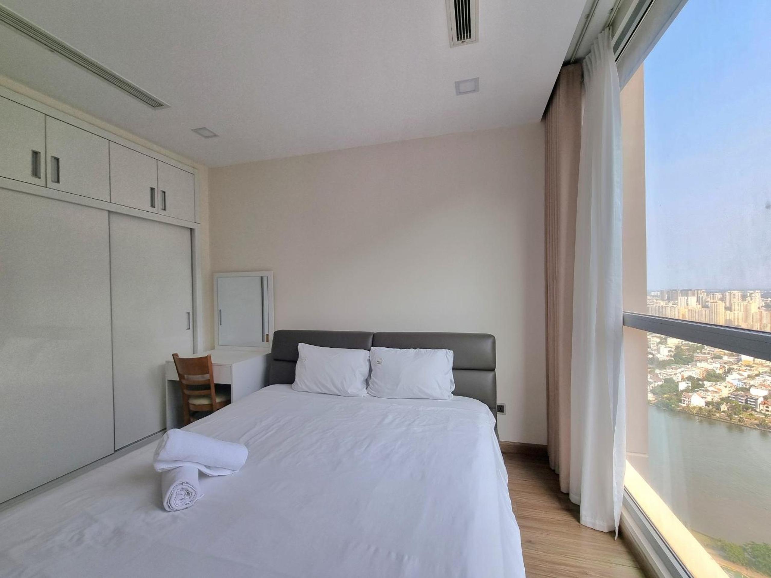 123 Apartment in Vinhomes Central Park - Landmark 81 area