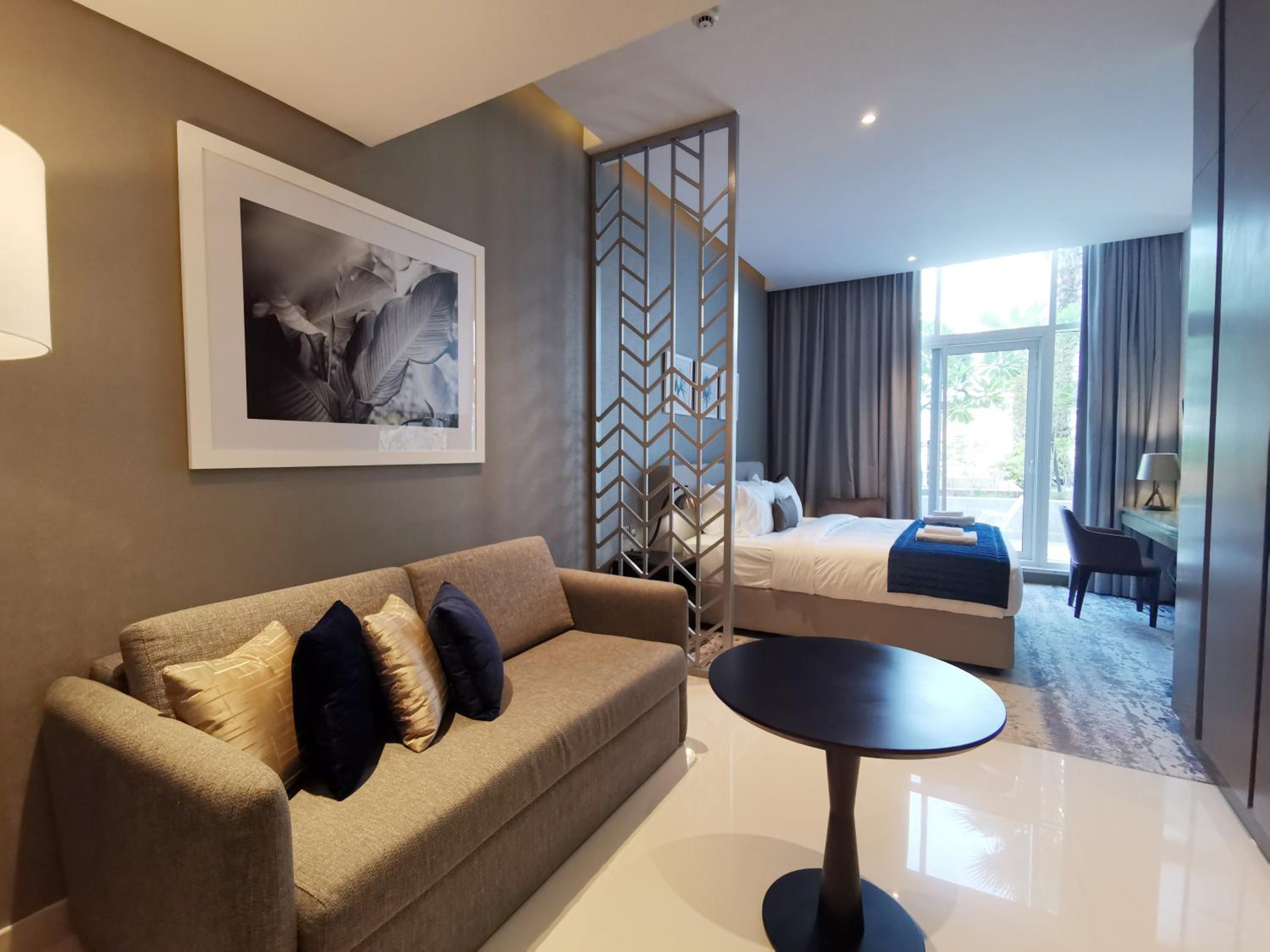 Vacay Lettings - Luxury studio in Business bay